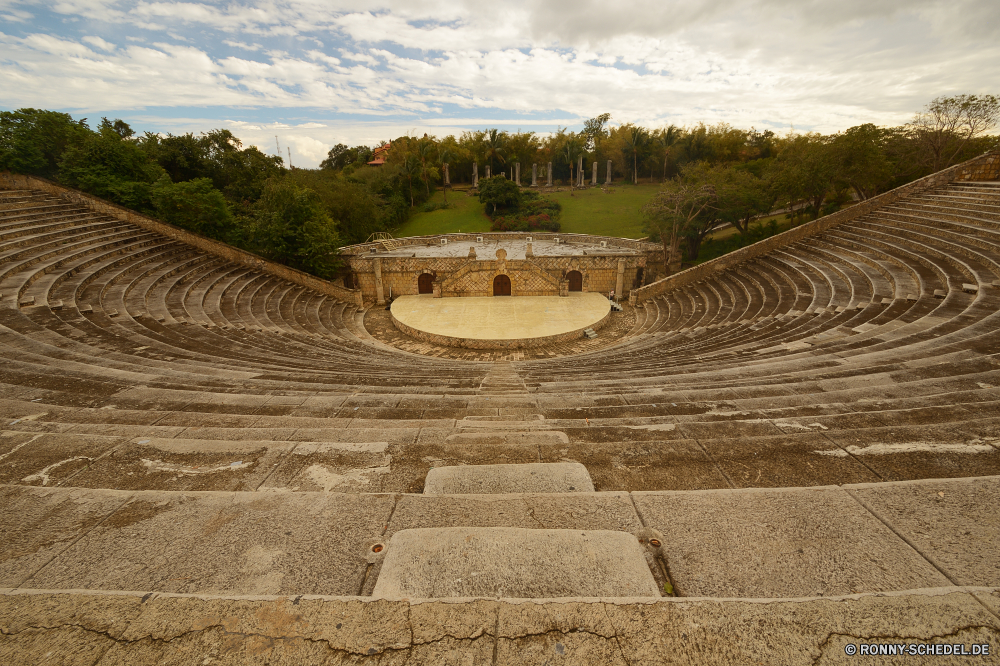 Altos de Chavon Labyrinth Landschaft Track Reisen Mauer Architektur Straße Backstein Berg Himmel Antike Stein Tourismus Gebäude alt Baumaterial Ringwall Wüste Stadt Wahrzeichen Park Fels Festung Geschichte im freien Baum Kultur nationalen Wolken Art und Weise Entwicklung des ländlichen Hügel Land Berge Land Schlucht Stadt Haus Tag Archäologie historische Straße historischen Tourist im freien Bäume landschaftlich Dorf Gras Krawatte berühmte Feld Landschaft Fluss Szenerie Sommer Urlaub Tal Schloss Wasser Linie Steine Reise Denkmal Sand Religion Herbst Urban Struktur Ruine leere Bau Pfad Barrier Felsen trocken Palast Sonne Horizont Küste Turm geschweifte Klammer maze landscape track travel wall architecture road brick mountain sky ancient stone tourism building old building material rampart desert city landmark park rock fortress history outdoors tree culture national clouds way rural hill land mountains country canyon town house day archeology historical street historic tourist outdoor trees scenic village grass tie famous field countryside river scenery summer vacation valley castle water line stones journey monument sand religion autumn urban structure ruins empty construction path barrier rocks dry palace sun horizon coast tower brace