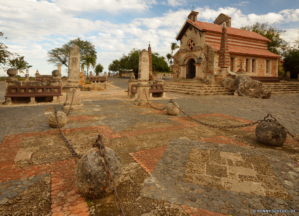 Altos de Chavon Backstein Baumaterial Antike Architektur Labyrinth Gebäude Reisen alt Stein Tourismus Mauer Geschichte historische Wahrzeichen Festung Denkmal Ruine Religion Kloster Kirche Haus Landschaft Schloss Turm Himmel Stadt Tempel mittelalterliche berühmte Ruine historischen Tourist religiöse Dorf Hügel Berg Antik Dach Kultur Land Bau religiöse Residenz Fluss Urlaub Entwicklung des ländlichen Fels Stadt aussenansicht Palast Vergangenheit Wüste Landschaft traditionelle ruiniert Katholische Residenz Struktur Baum Roman Sand Zivilisation Sandstein landschaftlich Erbe Tal Kreuz Felsen Osten Fliese im freien Ringwall Felsenburg Befestigung Archäologie Museum Attraktion Sonne Kunst brick building material ancient architecture maze building travel old stone tourism wall history historical landmark fortress monument ruins religion monastery church house landscape castle tower sky city temple medieval famous ruin historic tourist religious village hill mountain antique roof culture country construction religious residence river vacation rural rock town exterior palace past desert countryside traditional ruined catholic residence structure tree roman sand civilization sandstone scenic heritage valley cross rocks east tile outdoors rampart stronghold fortification archeology museum attraction sun art