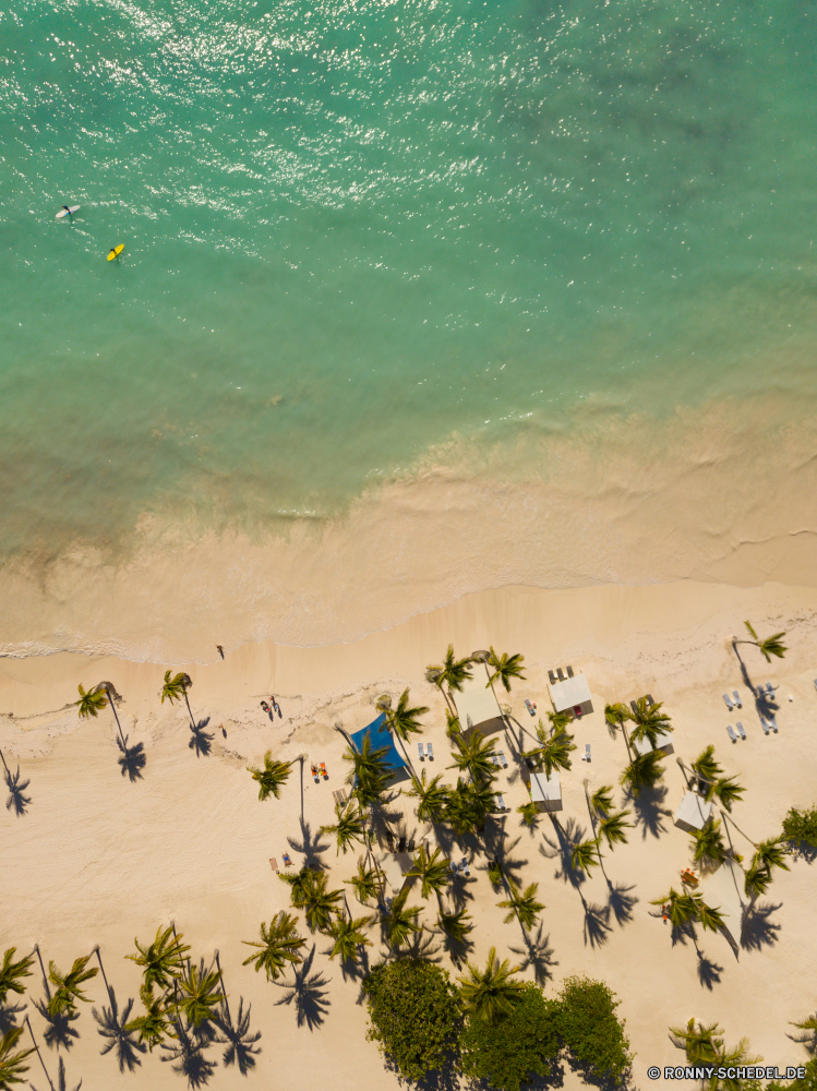 Playa Juanillo Strand Sand Ozean Meer Wasser Küste Küste Insel Tropischer Landschaft Urlaub Sommer Ufer Reisen Paradies Himmel Sonne am Meer Welle Türkis Tourismus Urlaub Sandbank seelandschaft landschaftlich Szene Bucht Entspannen Sie sich Resort sonnig Wolken klar Bar Küstenlinie Freizeit Boot Fels Baum ruhige Horizont Entspannung Urlaub exotische Barrier im freien Grat Tropen Koralle sandigen Palm Körper des Wassers warm Szenerie Sonnenuntergang See Schiff Ziel bunte friedliche Ruhe Park Farbe Escape Pazifik Reiseziele idyllische Stein im freien Tourist Reflexion natürliche Sonnenlicht Gezeiten Meeresküste Küste Golden natürliche Höhe Felsen Wellen Rest Düne beach sand ocean sea water coast coastline island tropical landscape vacation summer shore travel paradise sky sun seaside wave turquoise tourism holiday sandbar seascape scenic scene bay relax resort sunny clouds clear bar shoreline leisure boat rock tree tranquil horizon relaxation vacations exotic barrier outdoor ridge tropics coral sandy palm body of water warm scenery sunset lake ship destination colorful peaceful calm park color escape pacific destinations idyllic stone outdoors tourist reflection natural sunlight tide seashore coastal golden natural elevation rocks waves rest dune