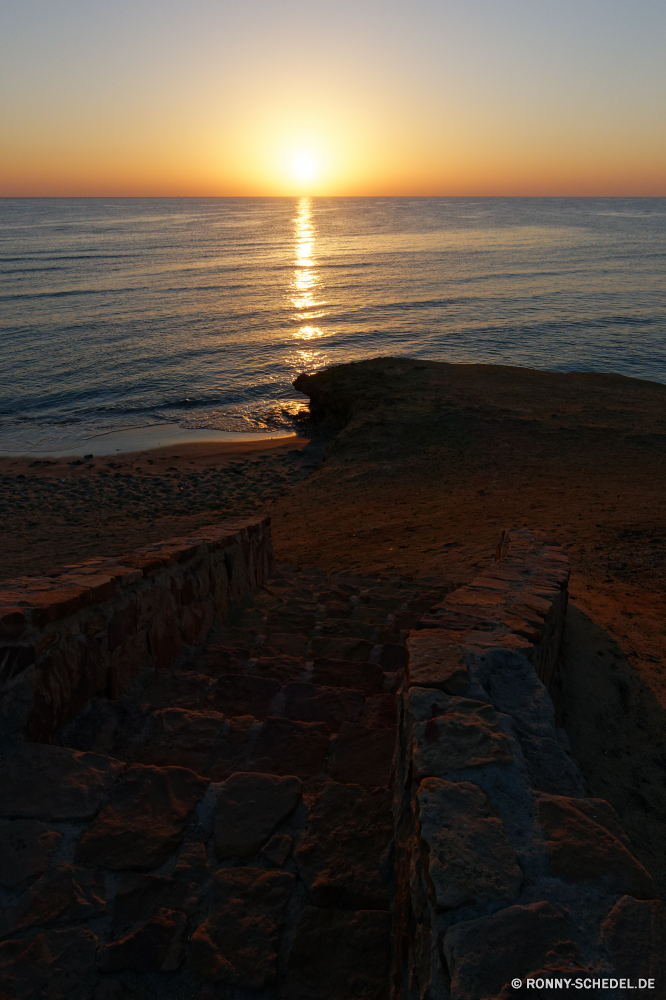 The Three Corners Equinox Beach Resort Ozean Strand Meer Sonne Sonnenuntergang Küste Wasser Landschaft Küstenlinie Ufer Sand Wellenbrecher Himmel Küste Reisen Wolken Barrier Wellen Urlaub Sonnenaufgang Insel Sommer am Meer Obstruktion 'Nabend Dämmerung Welle Tropischer Klippe Horizont Fels Bucht Felsen Orange Reflexion Urlaub Küste Struktur Surf Tourismus Szenerie seelandschaft landschaftlich Szene friedliche Kontur ruhige romantische geologische formation Licht Farbe Baum Gezeiten Dämmerung Entspannen Sie sich Entspannung Sterne Morgenröte Körper des Wassers im freien Sonnenschein Golden entspannende felsigen Pazifik Sonnenlicht Türkis bunte Paradies Stein Himmelskörper Tourist am Morgen Erholung Meeresküste Wolke Vorgebirge Saison Schiff Leuchtfeuer Ruhe Menschen natürliche natürliche Höhe sonnig Norden Landschaften Urlaub Boot Urlaub Berge Freizeit See Kap Wetter Mann Inseln Turm dramatische welligkeit idyllische Reise Formen Süden Resort Atmosphäre Berg nass hell Romantik Nacht Frühling Boden ocean beach sea sun sunset coast water landscape shoreline shore sand breakwater sky coastline travel clouds barrier waves vacation sunrise island summer seaside obstruction evening dusk wave tropical cliff horizon rock bay rocks orange reflection holiday coastal structure surf tourism scenery seascape scenic scene peaceful silhouette tranquil romantic geological formation light color tree tide twilight relax relaxation star dawn body of water outdoor sunshine golden relaxing rocky pacific sunlight turquoise colorful paradise stone celestial body tourist morning recreation seashore cloud promontory season ship beacon calm people natural natural elevation sunny north scenics vacations boat holidays mountains leisure lake cape weather man islands tower dramatic ripple idyllic journey shapes south resort atmosphere mountain wet bright romance night spring soil