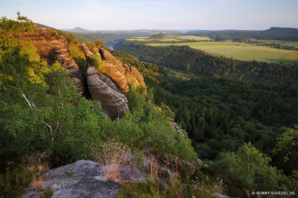 Schrammsteinaussicht Landschaft Berg Berge Steinmauer Wildnis Himmel Zaun Reisen Fels Sommer Tal Baum Hochland Park im freien Barrier Wald landschaftlich Stein Fluss Gras Tourismus Wasser Hügel Strauch Wolken Szenerie Schlucht Pflanze Stechginster Klippe natürliche Bereich im freien Frühling Obstruktion Wandern nationalen woody plant Felsen Entwicklung des ländlichen Herbst Wolke felsigen Spitze Szene Landschaft Wiese Bäume Feld vascular plant Abenteuer Land Urlaub Hügel Umgebung Wüste Straße Pfad geologische formation Struktur Land fallen Bereich Panorama Sonne Wild hoch außerhalb Blatt Urlaub Farbe Küste Bauernhof Wanderung Wanderweg Landwirtschaft Meer Tourist Ruhe Schlucht Bewuchs Tag Busch sonnig Landschaften bunte Stream Saison Belaubung See friedliche Kaktus Gelände reservieren Urlaub Ziel Kiefer Insel ruhige Horizont Sonnenlicht landscape mountain mountains stone wall wilderness sky fence travel rock summer valley tree highland park outdoors barrier forest scenic stone river grass tourism water hill shrub clouds scenery canyon plant gorse cliff natural range outdoor spring obstruction hiking national woody plant rocks rural autumn cloud rocky peak scene countryside meadow trees field vascular plant adventure country vacation hills environment desert road path geological formation structure land fall area panorama sun wild high outside leaf holiday color coast farm hike trail agriculture sea tourist calm ravine vegetation day bush sunny scenics colorful stream season foliage lake peaceful cactus terrain reserve vacations destination pine island tranquil horizon sunlight