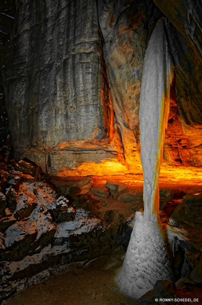 Gautschgrotte Schaufel Park Baum Wald Werkzeug Landschaft Hand-Werkzeug natürliche im freien landschaftlich fallen Holz Fluss Reisen Herbst Fels Höhle Stein Wasser gelb Berg Bäume Umgebung nationalen bunte Blätter Saison Szenerie Farbe Frühling im freien Blatt Licht geologische formation Pflanze Wandern Creek Tourismus friedliche Wasserfall Sonnenlicht Orange Urlaub Wild Szene frisch Belaubung Ökologie Kofferraum Land Hölzer klar Textur Kiefer Rechen Landschaft Entwicklung des ländlichen Feuer-Eisen Braun Reinigung implementieren Land Stream außerhalb Garten Kunst Besen Wanderung felsigen hell Regen Sommer alt Himmel Farben Schlucht Escape Wanderweg Tal Grunge Pause Grunge Erde schmutzig shovel park tree forest tool landscape hand tool natural outdoor scenic fall wood river travel autumn rock cave stone water yellow mountain trees environment national colorful leaves season scenery color spring outdoors leaf light geological formation plant hiking creek tourism peaceful waterfall sunlight orange vacation wild scene fresh foliage ecology trunk country woods clear texture pine rake countryside rural fire iron brown cleaning implement land stream outside garden art broom hike rocky bright rain summer old sky colors canyon escape trail valley grunge break grungy earth dirty