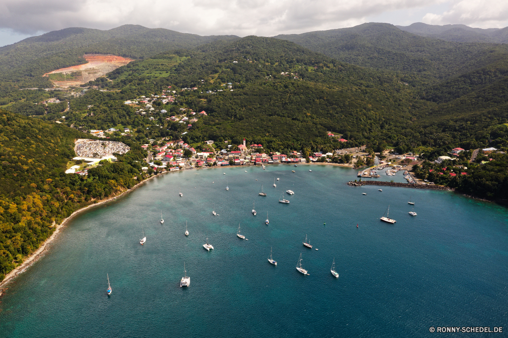 Guadeloupe Küstenlinie Berg Landschaft Meer Küste Wasser Vorgebirge Reisen geologische formation Ozean natürliche Höhe am Meer Fels Berge Strand Bucht Insel Küste Himmel Hügel Tourismus Szenerie Kap Sand landschaftlich Ufer Sonne Szene Baum Urlaub Wolken Stein im freien Becken See Fluss Klippe Sommer Felsen im freien Urlaub Stadt Vulkan Küste Stadt Panorama Park Landschaften sonnig Tropischer Kanal natürliche depression Dorf Panorama Tal seelandschaft Wolke Tag Tourist Horizont Körper des Wassers Hafen Schiff Wildnis Boot Bereich ruhige Wetter Straße Sonnenuntergang Schnee Kanarische Inseln Architektur Hügel felsigen Wellen Herbst shoreline mountain landscape sea coast water promontory travel geological formation ocean natural elevation seaside rock mountains beach bay island coastline sky hill tourism scenery cape sand scenic shore sun scene tree vacation clouds stone outdoors basin lake river cliff summer rocks outdoor holiday town volcano coastal city panorama park scenics sunny tropical channel natural depression village panoramic valley seascape cloud day tourist horizon body of water harbor ship wilderness boat range tranquil weather road sunset snow canary islands architecture hills rocky waves autumn