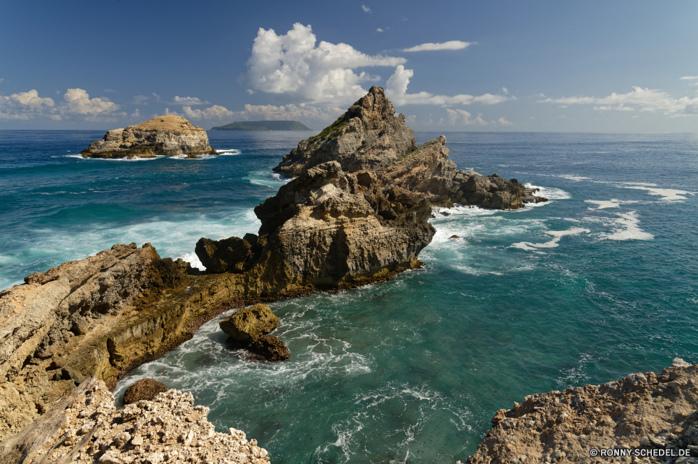 Guadeloupe Ozean Strand Meer Vorgebirge Küste geologische formation natürliche Höhe Wasser Fels Klippe Landschaft Küste Ufer Reisen Himmel Welle seelandschaft Felsen Insel Urlaub Körper des Wassers Sommer Stein Sand Kap Bucht Wellen am Meer Tourismus Sonne felsigen Küstenlinie Urlaub Szenerie Küste Szene Horizont landschaftlich Surf sonnig Wolken Berg Tropischer Klippen Pazifik im freien Gezeiten Steine Resort Tag Türkis Sonnenlicht Hügel friedliche Paradies Wolke Entspannen Sie sich Sonnenuntergang Meeresküste natürliche Sturm klar im freien Süden Tourist Wetter Umgebung Urlaub Ziel ruhige England Licht Seeküste Struktur Landschaften Reise Wind Sonnenaufgang platsch Urlaub Berge Ruhe Rau Wahrzeichen Gras ocean beach sea promontory coast geological formation natural elevation water rock cliff landscape coastline shore travel sky wave seascape rocks island vacation body of water summer stone sand cape bay waves seaside tourism sun rocky shoreline holiday scenery coastal scene horizon scenic surf sunny clouds mountain tropical cliffs pacific outdoor tide stones resort day turquoise sunlight hill peaceful paradise cloud relax sunset seashore natural storm clear outdoors south tourist weather environment vacations destination tranquil england light seacoast structure scenics journey wind sunrise splash holidays mountains calm rough landmark grass