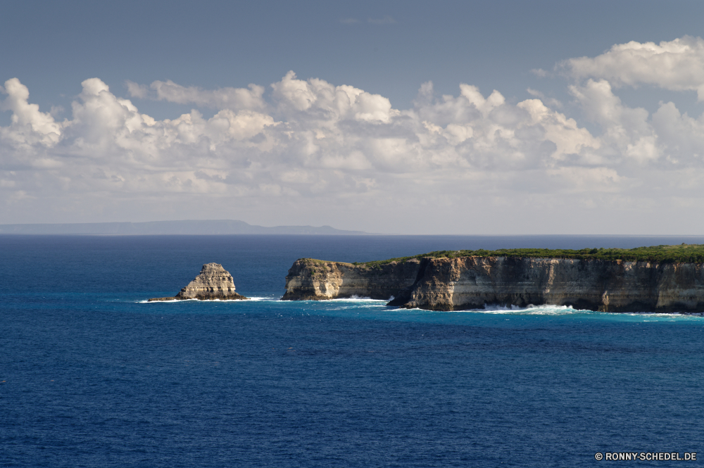 Guadeloupe Meer Ozean Kap Küste Wasser Insel Strand Himmel Landschaft Vorgebirge natürliche Höhe Reisen Bucht Urlaub Wellenbrecher Sand Barrier geologische formation Küste Ufer Sommer Tourismus Boot Berg Fels Wolken Tropischer Schiff Wolke landschaftlich Obstruktion Sonne Baum am Meer Tag sonnig Resort Entspannen Sie sich Urlaub ruhige Szenerie Horizont Felsen Ziel Welle Inseln Hafen seelandschaft idyllische See Boote Stadt Paradies Klippe im freien Struktur Türkis Szene Wellen Küstenlinie Segel Fluss Farbe Tourist natürliche Küste Hafen Wald Palm Berge Marina Anlegestelle Entspannung Wahrzeichen Kreuzfahrt felsigen Architektur Hügel Schiff Stein Segelboot im freien Sonnenlicht Wendekreis niemand am Wasser Stadt exotische Reflexion Sonnenuntergang Bäume klar Sandbank Segeln in der Nähe Landschaften Wolkengebilde Reise Sonnenschein Licht Wetter Erholung bunte sea ocean cape coast water island beach sky landscape promontory natural elevation travel bay vacation breakwater sand barrier geological formation coastline shore summer tourism boat mountain rock clouds tropical ship cloud scenic obstruction sun tree seaside day sunny resort relax holiday tranquil scenery horizon rocks destination wave islands harbor seascape idyllic lake boats city paradise cliff outdoors structure turquoise scene waves shoreline sail river color tourist natural coastal port forest palm mountains marina pier relaxation landmark cruise rocky architecture hill vessel stone sailboat outdoor sunlight tropic nobody waterfront town exotic reflection sunset trees clear sandbar sailing near scenics cloudscape trip sunshine light weather recreation colorful