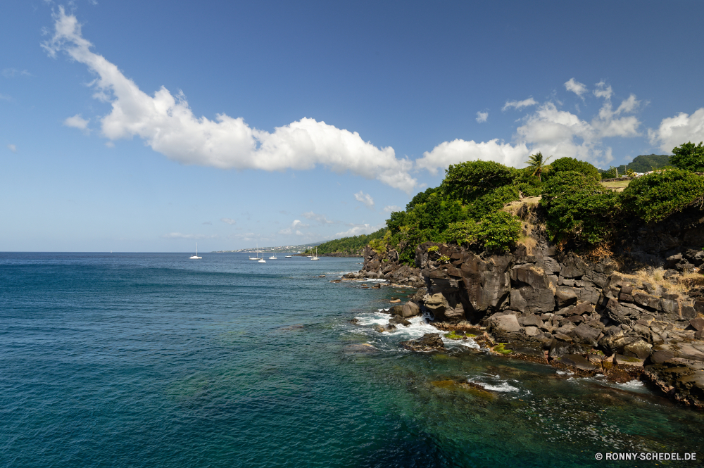 Guadeloupe Meer Ozean Küste Küstenlinie Strand Vorgebirge Küste Wasser Landschaft Kap Ufer geologische formation natürliche Höhe Klippe Fels Reisen Insel Himmel landschaftlich Sommer Urlaub Sonne Baum am Meer Sand Wolke Welle Berg Bucht Tourismus Urlaub Stein Tourist seelandschaft ruhige Felsen Tropischer felsigen Wellen Szenerie sonnig Paradies Hügel Resort Szene Entspannen Sie sich Horizont im freien Ziel Wolken Pazifik Sonnenlicht Urlaub Klippen Tag Wetter im freien See Küste Surf Reiseziele Landschaften klar idyllische Barrier Bäume Türkis Wald Urlaub Berge Entspannung Park Sonnenuntergang Süden Palm friedliche natürliche Insel Gezeiten Inseln Schwimmen in der Nähe exotische Erholung Fluss sea ocean coast shoreline beach promontory coastline water landscape cape shore geological formation natural elevation cliff rock travel island sky scenic summer vacation sun tree seaside sand cloud wave mountain bay tourism holiday stone tourist seascape tranquil rocks tropical rocky waves scenery sunny paradise hill resort scene relax horizon outdoors destination clouds pacific sunlight vacations cliffs day weather outdoor lake coastal surf destinations scenics clear idyllic barrier trees turquoise forest holidays mountains relaxation park sunset south palm peaceful natural isle tide islands swim near exotic recreation river