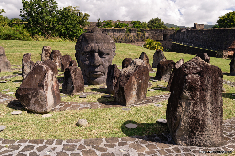 Guadeloupe Megalith Gedenkstätte Struktur Stein Friedhof Antike Geschichte Denkmal Reisen Architektur Wahrzeichen Fels Tempel Grab Tourismus Religion alt Ruine Kultur historischen Ruine Skulptur Statue berühmte Tourist Grabstein Himmel Landschaft England Archäologie Bau Mysterium Antik Zivilisation Gebäude Schnitzerei historische Jungsteinzeit Gras geheimnisvolle Erbe Attraktion Kunst Mauer Insel traditionelle Park Berg Vergangenheit Steine Felsen Süden Website Prähistorische Turkei religiöse Platz Stadt Roman Ostern nationalen Spalten Reiseziele Kopf Spalte Welt megalith memorial structure stone cemetery ancient history monument travel architecture landmark rock temple grave tourism religion old ruin culture historic ruins sculpture statue famous tourist gravestone sky landscape england archeology construction mystery antique civilization building carving historical neolithic grass mysterious heritage attraction art wall island traditional park mountain past stones rocks south site prehistoric turkey religious place city roman easter national columns destinations head column world