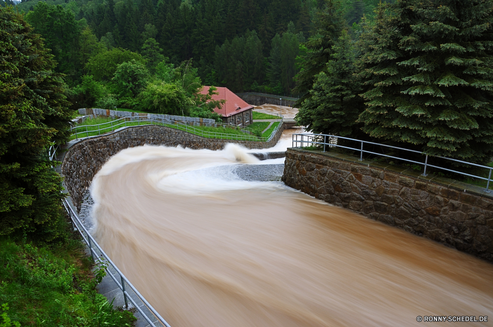 Talsperre Malter Überlauf Resort Wasser Badewanne Dam Terrasse Struktur Schiff Barrier Sommer Landschaft Fluss Bereich Reisen Bäume Baum Park Schwimmbad Berg Resorthotel Wald Obstruktion Urlaub im freien Fels Stream Himmel Stein im freien Entspannung Tourismus Hotel Wasserfall Meer sonnig Sonne See Urlaub Strand Entspannen Sie sich Schwimmen landschaftlich Tropischer fallen Luxus friedliche ruhige Haus Holz Schwimmen Umgebung natürliche Paradies Frühling Garten Insel Deck Straße Freizeit Ozean Urlaub Berge Architektur Belaubung Erholung klar Startseite Gras Felsen Sand Szenerie Küste nass Boot Kaskade aus Holz Bewegung Küste Palm Pflanze Tourist Blätter fällt Blatt Immobilien Steine Mauer platsch Strömung aussenansicht Reflexion Gebäude Tag Entwicklung des ländlichen resort water tub dam patio structure vessel barrier summer landscape river area travel trees tree park pool mountain resort hotel forest obstruction vacation outdoor rock stream sky stone outdoors relaxation tourism hotel waterfall sea sunny sun lake holiday beach relax swimming scenic tropical fall luxury peaceful tranquil house wood swim environment natural paradise spring garden island deck road leisure ocean vacations mountains architecture foliage recreation clear home grass rocks sand scenery coast wet boat cascade wooden motion coastline palm plant tourist leaves falls leaf estate stones wall splash flow exterior reflection building day rural