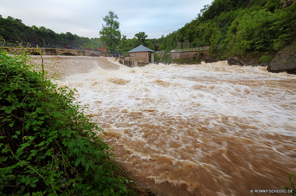 Weißeritz Wehr Wasser Landschaft Kanal Fluss Körper des Wassers Himmel Barrier Bäume Reisen Baum Berg Sommer Wald See Sandbank landschaftlich Küste Strand Wolken Meer Sand Ozean Wolke Ufer Grat Park Bar Tourismus Insel Urlaub Berge geologische formation Felsen Urlaub Gras Szenerie Stream im freien Tal natürliche Höhe Dam im freien natürliche Tropischer Sonnenschein Tag friedliche Entspannen Sie sich am Meer Holz Becken Wildnis Entwicklung des ländlichen Reflexion Küste Obstruktion Umgebung Sonne ruhig Fels Szene Stein Steine sonnig natürliche depression Pflanze Paradies Hügel am See Ruhe Struktur nationalen Brücke Erholung Land Küstenlinie Farbe sandigen Frühling England Tourist Ziel Frieden Landschaft ruhige Straße Resort water landscape channel river body of water sky barrier trees travel tree mountain summer forest lake sandbar scenic coast beach clouds sea sand ocean cloud shore ridge park bar tourism island vacation mountains geological formation rocks holiday grass scenery stream outdoors valley natural elevation dam outdoor natural tropical sunshine day peaceful relax seaside wood basin wilderness rural reflection coastline obstruction environment sun quiet rock scene stone stones sunny natural depression plant paradise hill lakeside calm structure national bridge recreation country shoreline color sandy spring england tourist destination peace countryside tranquil road resort