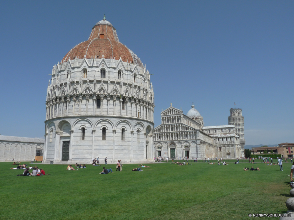 Der schiefe Turm von Pisa Kuppel Gebäude Architektur Kirche Kathedrale Religion Schule Wahrzeichen berühmte Struktur Stadt Denkmal Tourismus Reisen Dach historischen Tempel Himmel Universität Schutzüberzug Hauptstadt Geschichte Palast Kultur Haus Kapitol Basilika alt aussenansicht Tourist Hochschule Bespannung Regierung Turm Kongress Antike Hügel religiöse Fassade Spalte Urban Politik St Spiritualität Marmor glauben Büro Platz Senat Residenz Statue Kreuz Katholische uns St. Moschee Stein Symbol Urlaub Gesetz Attraktion Stadtansicht traditionelle Bogen Bundesrepublik Kuppel Roman Gottesdienst heilig Gott Klassische Vereinigte Mauer Baum Ziel macht Klassische Stadt Gras Orthodoxe Staaten Erbe Bau mittelalterliche Skyline Gold Flag Urlaub Kunst dome building architecture church cathedral religion school landmark famous structure city monument tourism travel roof historic temple sky university protective covering capital history palace culture house capitol basilica old exterior tourist college covering government tower congress ancient hill religious facade column urban politics st spirituality marble faith office place senate residence statue cross catholic us saint mosque stone symbol vacation law attraction cityscape traditional arch federal cupola roman worship holy god classical united wall tree destination power classic town grass orthodox states heritage construction medieval skyline gold flag holiday art