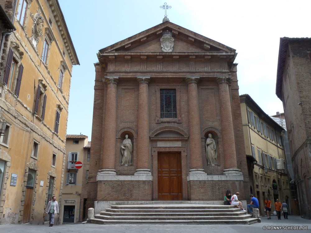 Siena Architektur Fassade Kirche Kathedrale Gebäude Universität Religion Stadt Reisen Wahrzeichen alt Tourismus Geschichte historischen Himmel Antike Denkmal Turm Stein Bogen berühmte Stadt Struktur Platz Tourist Kuppel religiöse Spalte Katholische Tempel Palast historische Kultur Statue Tür Urban Museum Attraktion Urlaub Backstein aussenansicht Haus Gedenkstätte Gottesdienst Triumphbogen England Hauptstadt Wolke Urlaub Straße Flag Jahrgang Mauer Tor St Tour architektonische glauben Kreuz Kunst Ziel traditionelle Glocke Kloster Schloss Antik Eingang mittelalterliche Büro Tag Residenz architecture facade church cathedral building university religion city travel landmark old tourism history historic sky ancient monument tower stone arch famous town structure square tourist dome religious column catholic temple palace historical culture statue door urban museum attraction vacation brick exterior house memorial worship triumphal arch england capital cloud holiday street flag vintage wall gate st tour architectural faith cross art destination traditional bell monastery castle antique entrance medieval office day residence