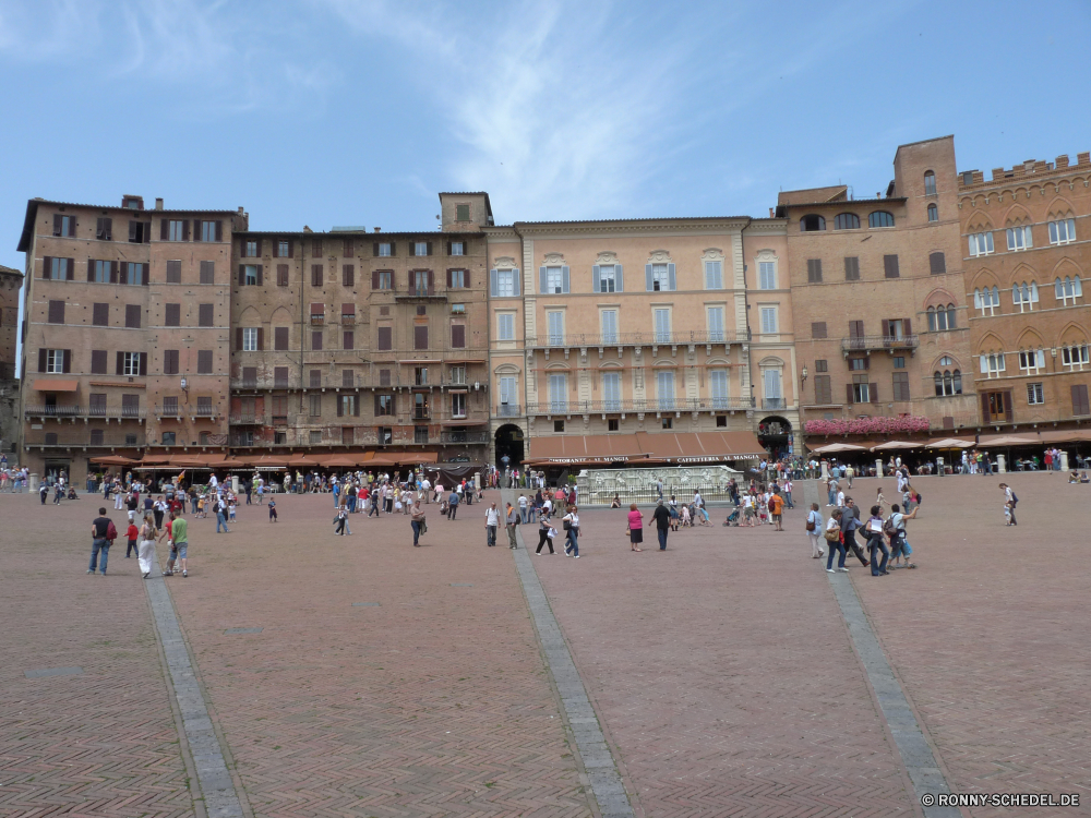 Siena Architektur Gebäude Stadt Hochschule Reisen Haus Wahrzeichen Palast alt Tourismus historischen Stadt Tourist sportliche Anlage Himmel Schloss Fußball-Stadion Denkmal Urban Skate Hauptstadt Platz Platz Struktur Geschichte Mauer Stadtansicht Gebäude berühmte Turm historische Universität Antike Straße Königliche Stein Fluss Residenz Kirche Menschen Skyline landschaftlich Kultur Gras Anlage Häuser Park Sommer Zentrum England Stadion aussenansicht Backstein Museum Attraktion traditionelle Landschaft Zentrale Ringwall Szene Windows Kathedrale im freien Flag Urlaub Halle Parlament Sport moderne Bau Baum Dach Wolken Festung Wasser Fenster nationalen Fassade Kunst Spiel-Ausrüstung Tag Meer Ausrüstung architecture building city college travel house landmark palace old tourism historic town tourist athletic facility sky castle football stadium monument urban skate capital place square structure history wall cityscape buildings famous tower historical university ancient street royal stone river residence church people skyline scenic culture grass facility houses park summer center england stadium exterior brick museum attraction traditional landscape central rampart scene windows cathedral outdoor flag vacation hall parliament sport modern construction tree roof clouds fortress water window national facade art game equipment day sea equipment