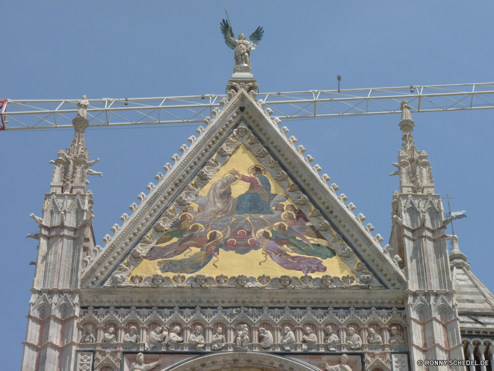 Siena Architektur Gebäude Kirche Religion Blitzableiter Kathedrale Turm alt berühmte Tempel Dirigent Reisen Tourismus Wahrzeichen Himmel Fassade Gerät Platz Geschichte Kloster Denkmal St Kuppel Residenz Palast historischen Backstein Stadt Kultur Kreuz Antike Haus religiöse Orthodoxe religiöse Residenz Mauer Tourist glauben Hauptstadt Gottesdienst Minarett historische traditionelle Platz Basilikum-s aussenansicht Dach Detail Struktur Stadt Kapelle Attraktion Gold Basil heilig Spiritualität Moschee Golden Kunst Schrein Stein St. Glocke-Côte Schutzüberzug Ort der Anbetung Basilika groß Osten Tradition Urlaub Bogen Wohnung Festung Weltanschauung Besichtigungen Katholische Symbol Erbe Tag Wolke Uhr Bau Obdach Farbe Museum Turmspitze Kuppel Brücke hoch Wetterhahn Tour spirituelle Zentrum Sonne bunte Fluss Fenster architecture building church religion lightning rod cathedral tower old famous temple conductor travel tourism landmark sky facade device square history monastery monument st dome residence palace historic brick city culture cross ancient house religious orthodox religious residence wall tourist faith capital worship minaret historical traditional place basil s exterior roof detail structure town chapel attraction gold basil holy spirituality mosque golden art shrine stone saint bell cote protective covering place of worship basilica tall east tradition vacation arch dwelling fortress belief sightseeing catholic symbol heritage day cloud clock construction shelter color museum spire cupola bridge high weathercock tour spiritual center sun colorful river window