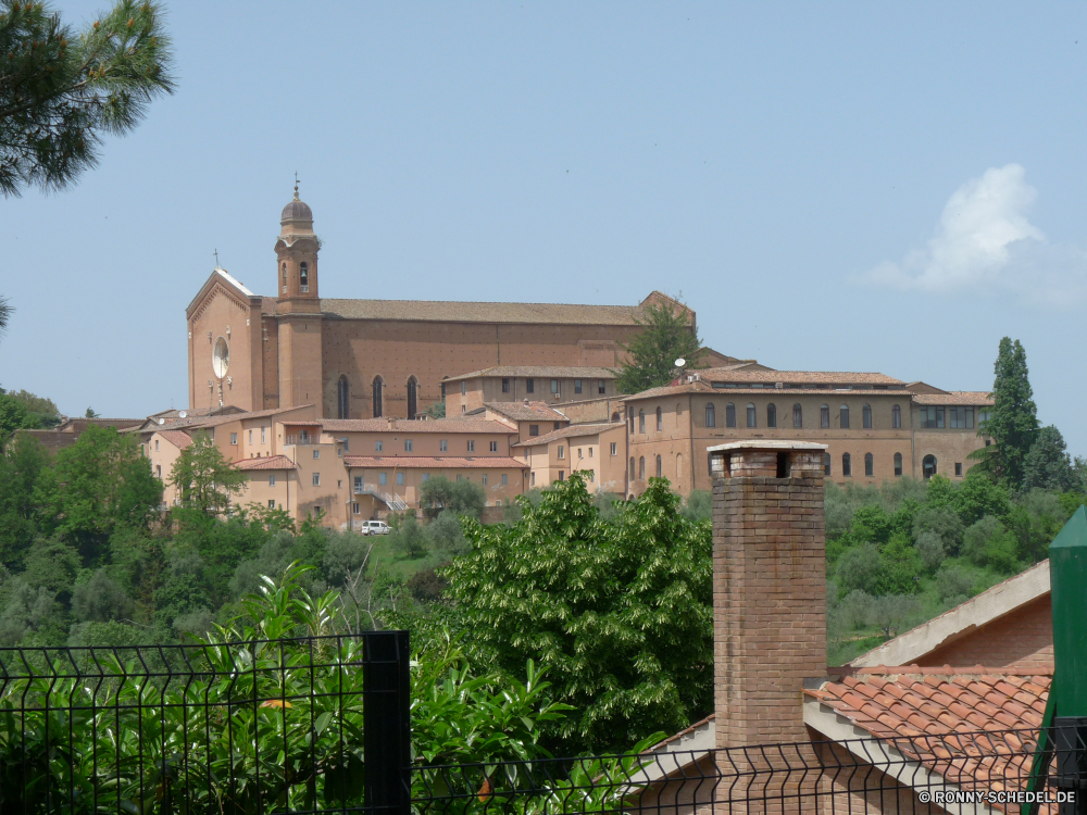 Siena Kloster Palast Gebäude Festung Architektur religiöse Residenz Schloss Residenz Turm Haus alt Reisen Wahrzeichen Antike Tourismus Stadt Kirche Geschichte mittelalterliche Stadt Himmel Stein historische historischen Denkmal Befestigung Religion aussenansicht Tourist Mauer berühmte Landschaft Kathedrale Wohnung Kultur Fluss Fassade Berg Brücke landschaftlich Urlaub Defensive Struktur Urban religiöse Tempel Ziel Struktur Festung Attraktion sonnig Dach Türme Wasser Backstein Gebäude Bau Urlaub traditionelle Bäume Erbe Glocke Dorf Hügel Sommer Häuser St. Panorama Hauptstadt Stadtansicht Baum Wolken Berge Fenster im Alter von Sonne Tag Orthodoxe Antik Königliche architektonische im freien Kreuz nationalen Sonnenuntergang Kuppel Universität monastery palace building fortress architecture religious residence castle residence tower house old travel landmark ancient tourism town church history medieval city sky stone historical historic monument fortification religion exterior tourist wall famous landscape cathedral dwelling culture river facade mountain bridge scenic vacation defensive structure urban religious temple destination structure fort attraction sunny roof towers water brick buildings construction holiday traditional trees heritage bell village hill summer houses saint panorama capital cityscape tree clouds mountains window aged sun day orthodox antique royal architectural outdoor cross national sunset dome university