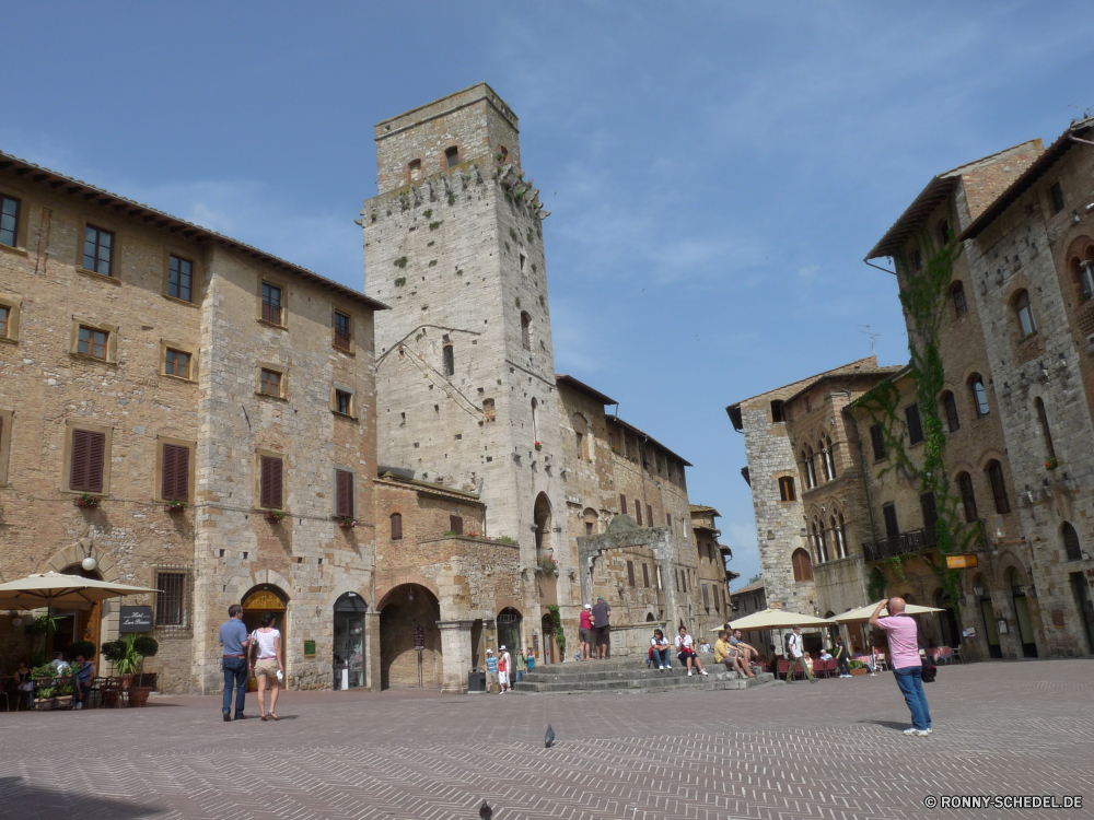 San Gimignano Schloss Ringwall Festung Palast Architektur Befestigung Antike alt mittelalterliche Turm Stein Gebäude historischen Reisen Tourismus Geschichte Wahrzeichen Mauer Stadt Himmel Struktur historische Denkmal Defensive Struktur Kirche Fassade Tourist England Stadt Kloster Haus Ruine Residenz Backstein Türme Erbe Kathedrale Festung Mitte aussenansicht Tor Königliche Dorf Ziel Bau Kultur berühmte Wolken Fluss Wände Ruine im freien Eingang Hügel Bogen Fenster Religion Kirchenburg Felsenburg architektonische sonnig Brücke Urlaub Landschaft Königreich Verteidigung König Häuser Tür Gebäude Perspektive religiöse Residenz Gras Bäume Tag castle rampart fortress palace architecture fortification ancient old medieval tower stone building historic travel tourism history landmark wall city sky structure historical monument defensive structure church facade tourist england town monastery house ruin residence brick towers heritage cathedral fort middle exterior gate royal village destination construction culture famous clouds river walls ruins outdoors entrance hill arch window religion fortified stronghold architectural sunny bridge vacation landscape kingdom defense king houses door buildings perspective religious residence grass trees day