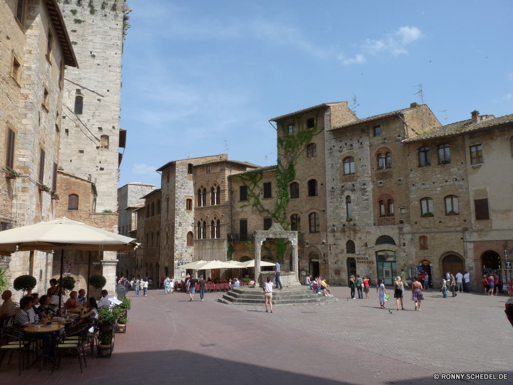 San Gimignano Palast Architektur Gebäude Schloss Ringwall Festung Reisen Geschichte historischen Struktur Stadt Tourismus alt Bogen Denkmal Antike Triumphbogen Haus Wahrzeichen Himmel Stein Turm Gedenkstätte Residenz Befestigung Tourist historische mittelalterliche berühmte Fassade England Kirche Königliche Platz Erbe Mauer Stadt Straße Bau Kathedrale Universität Platz Statue Defensive Struktur Kultur Stadtansicht Tag König Attraktion Hauptstadt Hochschule Flag Sommer Festung Besuchen Sie sonnig Skulptur Wohnung Wolken Ziel Fenster Fluss Startseite lizenzfreie Jahrhundert Roman Backstein Antik Tor Tour gebaut nationalen Urlaub Gras palace architecture building castle rampart fortress travel history historic structure city tourism old arch monument ancient triumphal arch house landmark sky stone tower memorial residence fortification tourist historical medieval famous facade england church royal square heritage wall town street construction cathedral university place statue defensive structure culture cityscape day king attraction capital college flag summer fort visit sunny sculpture dwelling clouds destination window river home royalty century roman brick antique gate tour built national holiday grass