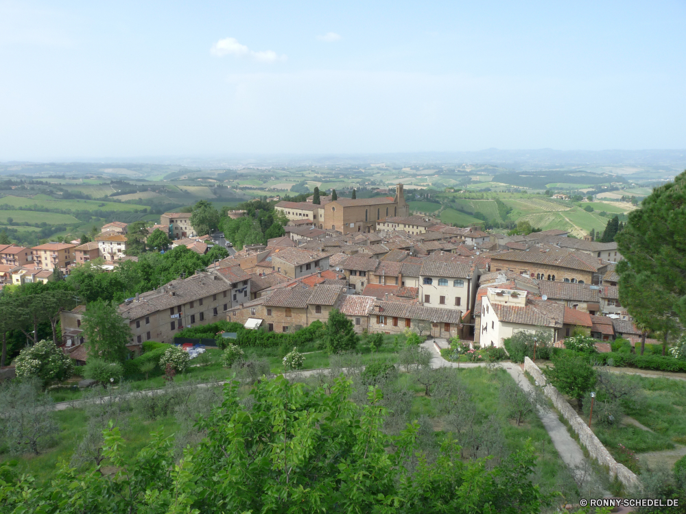 San Gimignano Festung Landschaft Mauer Schloss Himmel Reisen Ringwall Berg Tourismus Antike Hügel Wahrzeichen landschaftlich Stein Fluss Architektur alt Stadt Szenerie im freien Klippe Befestigung Park Gebäude Fels Wolken Stadt Berge historischen Tourist nationalen Urlaub Geschichte im freien Palast historische Baum Haus Sommer Entwicklung des ländlichen Schlucht Kultur Landschaft Defensive Struktur Tal Struktur Turm Wandern Dorf mittelalterliche Panorama Wald berühmte Land Wasser Wüste Kloster Bäume Panorama Szene Wolke Denkmal außerhalb Kirche Aushöhlung Geologie Häuser Gebäude Felsen Tag Urlaub Südwesten Ruine Sand hoch Landschaften Hochland geologische formation Umgebung fallen Küste natürliche Dach Herbst Gras Felge Meer Hügel Brücke groß Süden See Farbe Religion Urban fortress landscape wall castle sky travel rampart mountain tourism ancient hill landmark scenic stone river architecture old city scenery outdoors cliff fortification park building rock clouds town mountains historic tourist national vacation history outdoor palace historical tree house summer rural canyon culture countryside defensive structure valley structure tower hiking village medieval panorama forest famous country water desert monastery trees panoramic scene cloud monument outside church erosion geology houses buildings rocks day holiday southwest ruins sand high scenics highland geological formation environment fall coast natural roof autumn grass rim sea hills bridge great south lake color religion urban