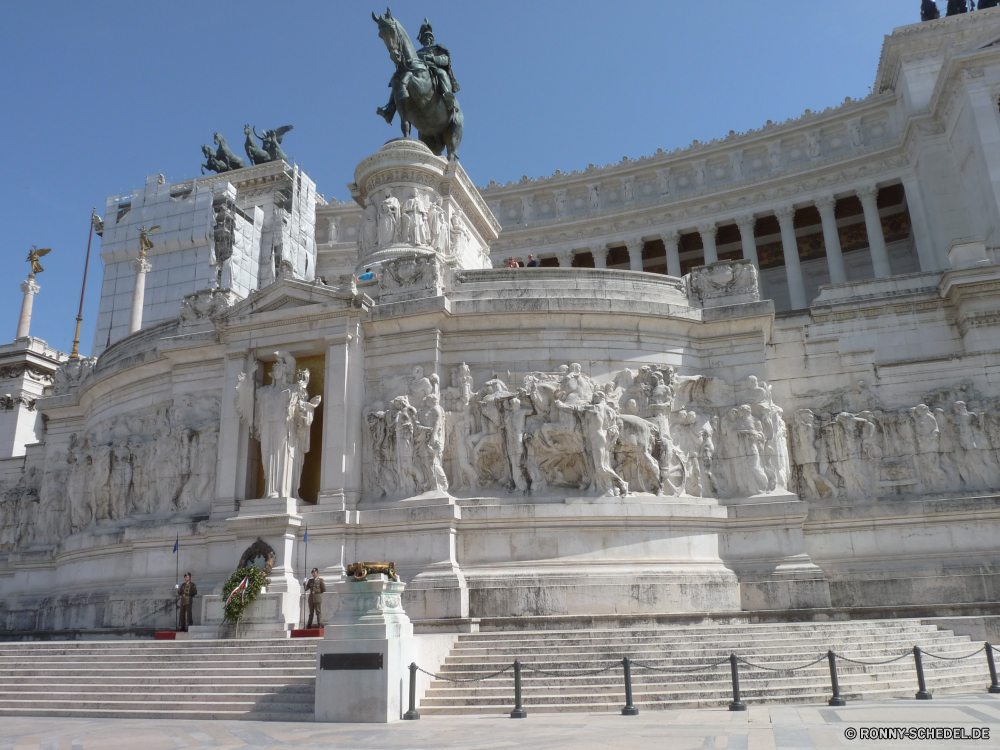 Rom Palast Gebäude Residenz Architektur Haus Denkmal Struktur Tourismus Statue Stadt Geschichte Reisen Wohnung Wahrzeichen Brunnen Kathedrale Kirche Kuppel Tourist Fassade Kloster berühmte Antike historischen Religion Himmel Spalte Tempel Platz historische alt religiöse Residenz Skulptur Kultur Stadt Gehäuse Stein Attraktion Bogen Königliche Kunst Platz aussenansicht Straße Katholische Museum Hauptstadt Marmor Universität Plaza Basilika Regierung religiöse Ziel Flag Urlaub im freien Park im freien Roman Urban Antik England Bau Gebäude nationalen Turm Halle Moschee Katholizismus Schloss barocke Klassische Urlaub Wasser palace building residence architecture house monument structure tourism statue city history travel dwelling landmark fountain cathedral church dome tourist facade monastery famous ancient historic religion sky column temple square historical old religious residence sculpture culture town housing stone attraction arch royal art place exterior street catholic museum capital marble university plaza basilica government religious destination flag holiday outdoor park outdoors roman urban antique england construction buildings national tower hall mosque catholicism castle baroque classical vacation water