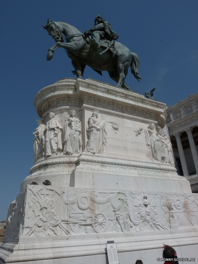 Rom Podest Unterstützung Tragkonstruktion Struktur Architektur Statue Denkmal Gebäude Wahrzeichen Stadt Tourismus Reisen Geschichte Skulptur Stein historischen Himmel alt Spalte berühmte Antike Marmor Kirche Kultur Religion historische aussenansicht Palast Kathedrale Gedenkstätte Bogen Tourist Kunst Turm Hauptstadt Bronze Königliche Platz Kuppel St. Fassade Attraktion Ziel Platz Roman König Tag England Urban Queen Besichtigungen Gottesdienst Schloss Bau architektonische Pferd Stadt Urlaub Detail pedestal support supporting structure structure architecture statue monument building landmark city tourism travel history sculpture stone historic sky old column famous ancient marble church culture religion historical exterior palace cathedral memorial arch tourist art tower capital bronze royal square dome saint facade attraction destination place roman king day england urban queen sightseeing worship castle construction architectural horse town vacation detail