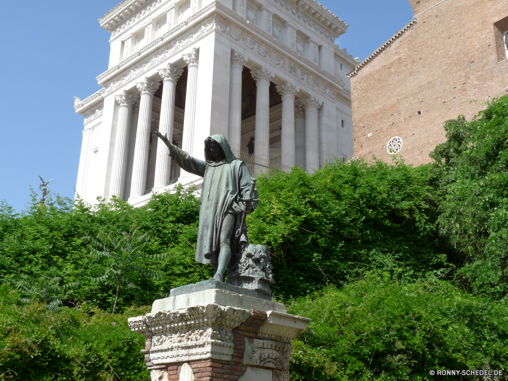 Rom Statue Universität Architektur Podest Gebäude Denkmal Wahrzeichen Unterstützung Geschichte Struktur Skulptur Reisen Tragkonstruktion Tourismus berühmte Spalte Stadt alt historischen Antike historische Himmel Stein aussenansicht Tourist Bogen Park Kultur Kirche Marmor Kuppel Religion im freien architektonische Urlaub Palast Spalten Attraktion Hochschule Platz Kathedrale Fassade Roman Museum Urban Hauptstadt Stadt Gedenkstätte Königliche Tag Klassische Tempel traditionelle Straße Haus Gericht Tour Bau Gebäude Urlaub Turm Kunst statue university architecture pedestal building monument landmark support history structure sculpture travel supporting structure tourism famous column city old historic ancient historical sky stone exterior tourist arch park culture church marble dome religion outdoors architectural vacation palace columns attraction college place cathedral facade roman museum urban capital town memorial royal day classical temple traditional street house court tour construction buildings holiday tower art