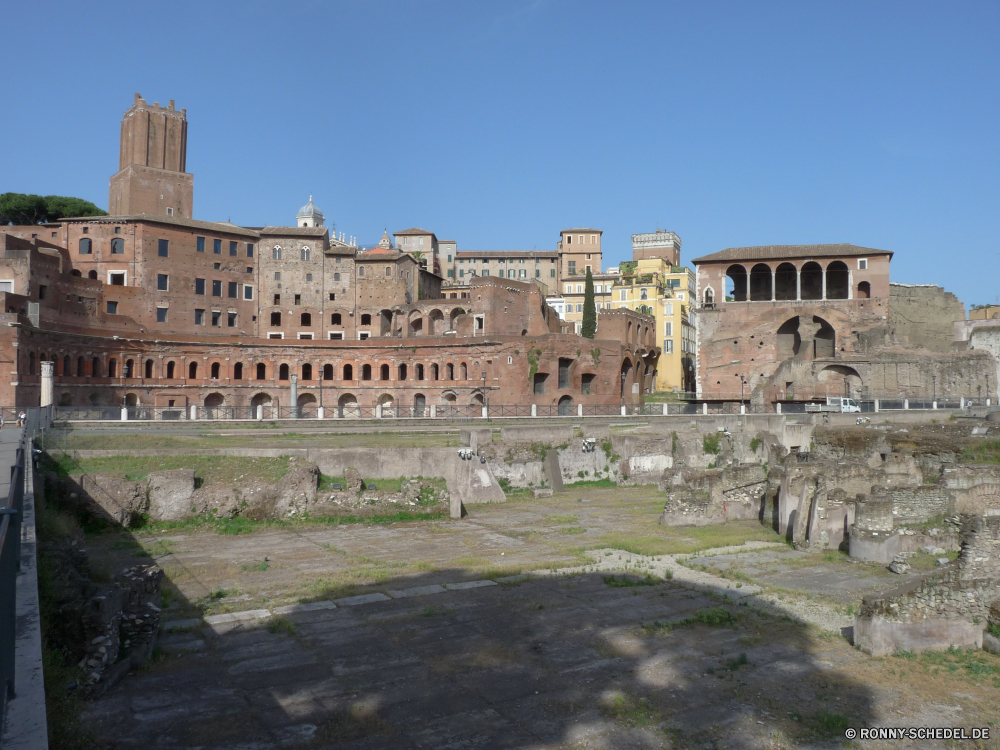 Rom Festung Architektur Schloss Kloster Gebäude Antike Wahrzeichen Residenz alt Reisen Palast Geschichte Ringwall Stein religiöse Residenz Tourismus Denkmal berühmte historischen Haus Himmel Mauer mittelalterliche Stadt historische Ruine Turm Roman Befestigung Kultur Ruine Stadt Kirche Wohnung Tourist Vergangenheit Backstein Fassade Platz aussenansicht Archäologie Urlaub Landschaft Festung Fluss Kathedrale Bögen Religion Struktur im freien Spalte Erbe Gras Bogen Bau Fenster Defensive Struktur Wasser architektonische Mitte Urlaub Tempel Wolken Kolosseum Gladiator Amphitheater Stadion Tor Statue religiöse Welt Land fortress architecture castle monastery building ancient landmark residence old travel palace history rampart stone religious residence tourism monument famous historic house sky wall medieval city historical ruin tower roman fortification culture ruins town church dwelling tourist past brick facade place exterior archeology vacation landscape fort river cathedral arches religion structure outdoors column heritage grass arch construction window defensive structure water architectural middle holiday temple clouds coliseum gladiator amphitheater stadium gate statue religious world country