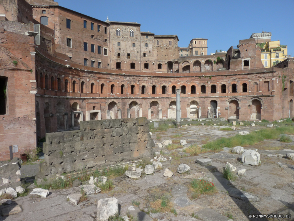 Rom Festung Architektur Gebäude Palast Ringwall Wahrzeichen Geschichte Antike alt Schloss historischen Stein Denkmal Reisen historische Tourismus Stadt Himmel berühmte Mauer Kultur Turm Haus Struktur Roman Residenz Ruine aussenansicht Fassade Tourist Befestigung Platz mittelalterliche Bogen Stadt Backstein Ruine Vergangenheit Fenster Kathedrale Erbe Attraktion Kirche Archäologie Spalte im freien Kolosseum Bögen Religion architektonische Gebäude Bau Kunst Museum Häuser Königliche Kuppel Statue sonnig Stadtansicht Ziel Platz Defensive Struktur Festung traditionelle Kloster Urlaub Fluss Gladiator Gras Arena Urban Reich Tag Herrenhaus Stadion Tor im freien Hauptstadt Wohnung Landschaft Flag Wasser Welt Sommer fortress architecture building palace rampart landmark history ancient old castle historic stone monument travel historical tourism city sky famous wall culture tower house structure roman residence ruin exterior facade tourist fortification place medieval arch town brick ruins past window cathedral heritage attraction church archeology column outdoors coliseum arches religion architectural buildings construction art museum houses royal dome statue sunny cityscape destination square defensive structure fort traditional monastery vacation river gladiator grass arena urban empire day mansion stadium gate outdoor capital dwelling landscape flag water world summer