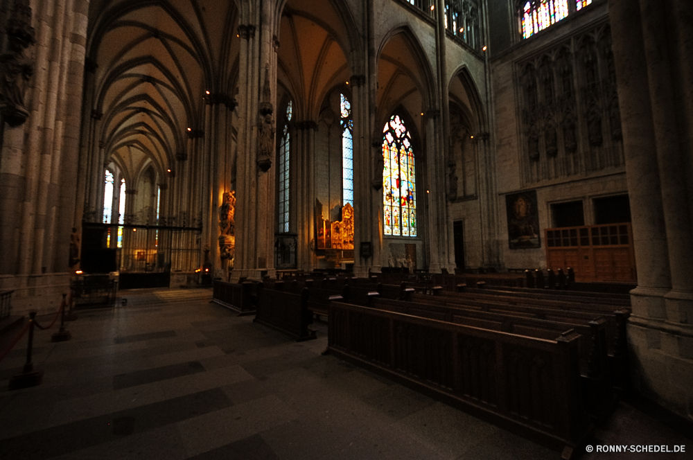 Kölner Dom Kathedrale Kirche Architektur Religion Gebäude alt religiöse Katholische Wahrzeichen heilig historischen Antike Innenraum Bogen glauben Reisen Gott Stadt Fenster Stein Altar Gottesdienst Tourismus Gewölbe Kapelle Geschichte Kreuz Spalte Innenseite mittelalterliche Licht Denkmal Struktur Bögen Kunst beten historische berühmte St. St architektonische Halle Straße Kultur Katholizismus Tourist heilig Stadt Decke Glas Gebet Spiritualität Dach Turm Weltanschauung befleckt Tür Tempel Dekoration aussenansicht Abtei Detail Kuppel Windows Indoor Nacht Urban Mauer Gold Platz Palast Basilika Bau spirituelle Platz Schutzüberzug cathedral church architecture religion building old religious catholic landmark holy historic ancient interior arch faith travel god city window stone altar worship tourism vault chapel history cross column inside medieval light monument structure arches art pray historical famous saint st architectural hall street culture catholicism tourist sacred town ceiling glass prayer spirituality roof tower belief stained door temple decoration exterior abbey detail dome windows indoor night urban wall gold square palace basilica construction spiritual place protective covering