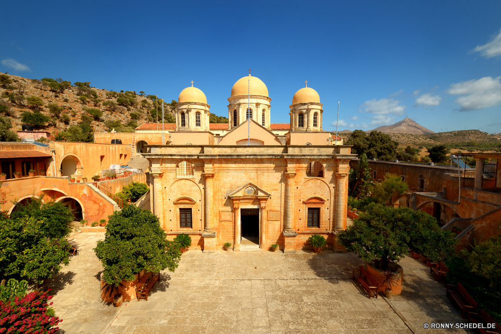 Agia Triada Tzagaroli Monastery Kloster religiöse Residenz Residenz Gebäude Kirche Haus Architektur Religion Kathedrale Geschichte Kuppel alt Wohnung Reisen Orthodoxe Wahrzeichen Himmel Turm historischen Kultur Tourismus Kreuz Denkmal berühmte Tempel religiöse aussenansicht Stadt Kapelle Antike historische Stadt Erbe heilig Palast Platz traditionelle Kuppel Fassade Gott Tourist St. glauben Sommer Spiritualität Landschaft Dach Katholische Gottesdienst mittelalterliche Bau Platz heilig Urban Mauer Stein Baum nationalen Kunst Glocke Attraktion Wolke Tag Backstein Gold Kreuzgang St Gebet Antik Reiseziele sonnig Klassische Ziel Stil Schloss Festung Museum Spalte architektonische Hügel Tradition Sonnenlicht Moschee monastery religious residence residence building church house architecture religion cathedral history dome old dwelling travel orthodox landmark sky tower historic culture tourism cross monument famous temple religious exterior city chapel ancient historical town heritage holy palace place traditional cupola facade god tourist saint faith summer spirituality landscape roof catholic worship medieval construction square sacred urban wall stone tree national art bell attraction cloud day brick gold cloister st prayer antique destinations sunny classical destination style castle fortress museum column architectural hill tradition sunlight mosque