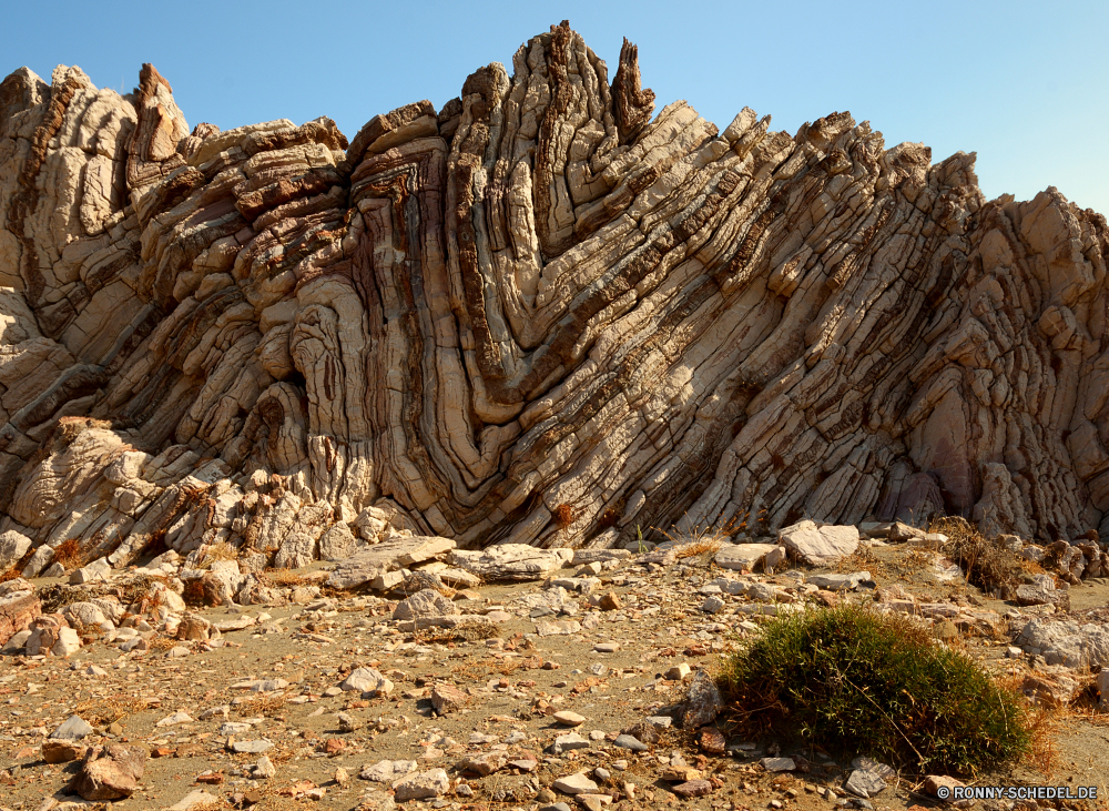 Ag. Pavlos Sand Dunes Beach Schlucht Fels Wüste Park Landschaft Stein Reisen nationalen Sandstein Sand Klippe Himmel Berg Felsen Baum Aushöhlung natürliche Tal Formationen Geologie Tourismus Südwesten landschaftlich im freien Bildung Schlucht Orange im freien Sommer Bögen Stroh Szenerie Dach Wildnis Berge Landschaften Urlaub geologische Kiefer Umgebung Aussicht Wandern Schiff Wolken Klippen Pflanze Antike Tourist alt trocken Schutzüberzug Geschichte Wrack Sonne Abenteuer geologische formation Ziel Denkmal Mauer Wahrzeichen Grand Reise Tag Hügel berühmte Schiff Arid Gelände Hügel Westen in der Nähe Kaktus Farbe Bespannung friedliche Architektur woody plant natürliche depression Backstein Bogen Wolke Textur Steine Muster Süden Rinde gelb Straße Küste Entlastung canyon rock desert park landscape stone travel national sandstone sand cliff sky mountain rocks tree erosion natural valley formations geology tourism southwest scenic outdoors formation ravine orange outdoor summer arches thatch scenery roof wilderness mountains scenics vacation geological pine environment vista hiking ship clouds cliffs plant ancient tourist old dry protective covering history wreck sun adventure geological formation destination monument wall landmark grand trip day hill famous vessel arid terrain hills west near cactus color covering peaceful architecture woody plant natural depression brick arch cloud texture stones pattern south bark yellow road coast relief