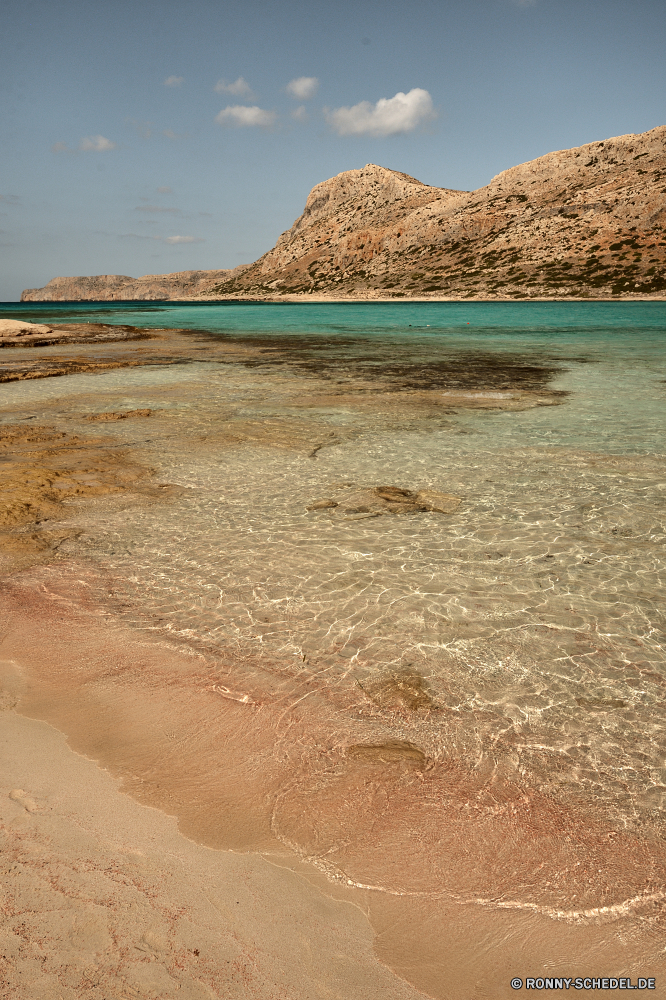 Balos Beach Sand Boden Erde Strand Landschaft Sandbank Himmel Reisen Wüste Bar Grat Meer Wasser Barrier Ozean Insel Sommer Berg trocken Urlaub Fels Küste Düne Tourismus Stein landschaftlich natürliche Höhe Wolken Urlaub Welle im freien Hügel Berge Arid Sonne nationalen heiß Park Tropischer geologische formation natürliche Szenerie Horizont Wolke sonnig Hügel Wildnis Land Felsen Küste Straße Sonnenlicht Tal Bereich Sonnenaufgang Wellen Entspannen Sie sich See sandigen Schlucht Surf Ziel niemand ruhige Umgebung Wahrzeichen Sonnenuntergang im freien klar Klippe Antike Ufer idyllische Paradies Reise Wärme Pflanze Geschichte Dünen karge Tag Szene Geologie Baum Bucht Schmutz Hochland Klima Reise bewölkt Tourist Erholung Bereich Entwicklung des ländlichen Vulkan sand soil earth beach landscape sandbar sky travel desert bar ridge sea water barrier ocean island summer mountain dry vacation rock coast dune tourism stone scenic natural elevation clouds holiday wave outdoor hill mountains arid sun national hot park tropical geological formation natural scenery horizon cloud sunny hills wilderness land rocks coastline road sunlight valley area sunrise waves relax lake sandy canyon surf destination nobody tranquil environment landmark sunset outdoors clear cliff ancient shore idyllic paradise journey heat plant history dunes barren day scene geology tree bay dirt highland climate trip cloudy tourist recreation range rural volcano