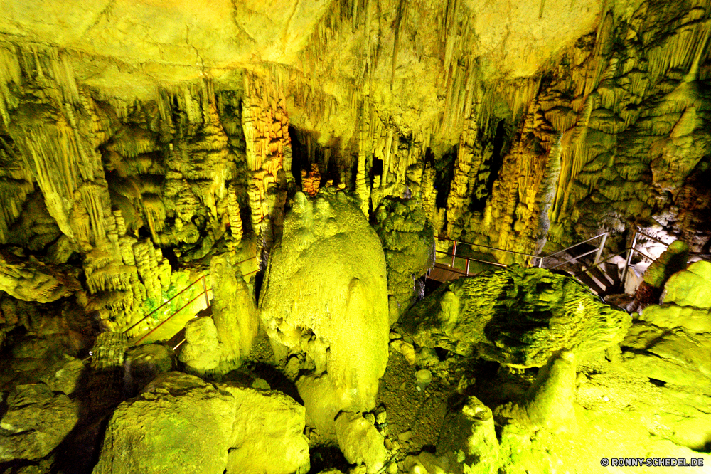 Zeus Höhle Wald Höhle Baum Landschaft geologische formation Park Herbst Bäume fallen Belaubung Saison Hölzer landschaftlich Holz natürliche gelb Blatt Sonnenlicht Pflanze im freien Blätter Umgebung Sommer Orange friedliche Frühling Szenerie Gras Licht bunte Sonne Berg Landschaft Zweige im freien Reisen Waldland Puppe Wasser Fluss vascular plant Fels Kofferraum Szene Golden See am Morgen Stein Flora Farben Entwicklung des ländlichen Farbe hell woody plant sonnig Birke Branch Insekt Tag Straße Himmel Stream Pfad nationalen Wildnis Land Textur Frieden Wild Pflanzen ruhige Gold Gliederfüßer Pappel üppige Grunge gelassene Land Tourismus Ökologie Wanderweg schon früh Dschungel Nebel Bewuchs alt zu Fuß Strahl Garten Schlucht Muster Sonnenaufgang Braun Weinflasche Kraut Wasserfall Wachstum saisonale lebendige forest cave tree landscape geological formation park autumn trees fall foliage season woods scenic wood natural yellow leaf sunlight plant outdoors leaves environment summer orange peaceful spring scenery grass light colorful sun mountain countryside branches outdoor travel woodland pupa water river vascular plant rock trunk scene golden lake morning stone flora colors rural color bright woody plant sunny birch branch insect day road sky stream path national wilderness country texture peace wild plants tranquil gold arthropod poplar lush grunge serene land tourism ecology footpath early jungle fog vegetation old walk ray garden canyon pattern sunrise brown wine bottle herb waterfall growth seasonal vibrant