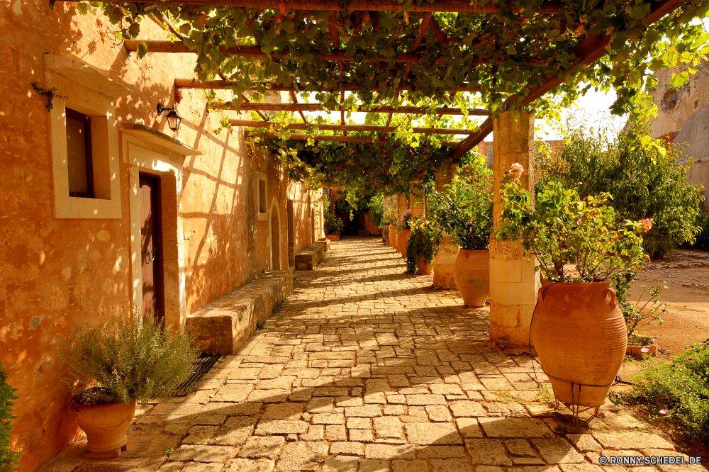 Kloster Arkadi Terrasse Struktur Bereich Gebäude Architektur Haus Garten Mauer Stein Startseite Landschaft alt Gewächshaus Backstein Stadt Reisen aussenansicht Residenz Baum Wohn Pfad Himmel Tourismus Straße Antike Bau im freien Sommer Immobilien Gras Stadt Park Blumen historischen Bäume Holz Dorf Schule mittelalterliche Kultur Dach Geschichte Herbst im freien Fenster Pflanzen traditionelle Straße Szenerie Landschaftsbau Urban Tür Szene Real Gartenarbeit Luxus Rasen Blume Urlaub Gehweg Entwicklung des ländlichen aus Holz Land Eigenschaft architektonische sonnig Pflanze berühmte Schritt Neu Religion Suburban außerhalb Windows Tropischer Floral zu Fuß Entspannung Gasse Stock Stil Belaubung Licht friedliche Tourist Villa Flora Kunst Innenraum Frühling patio structure area building architecture house garden wall stone home landscape old greenhouse brick town travel exterior residence tree residential path sky tourism street ancient construction outdoor summer estate grass city park flowers historic trees wood village school medieval culture roof history autumn outdoors window plants traditional road scenery landscaping urban door scene real gardening luxury lawn flower vacation walkway rural wooden country property architectural sunny plant famous step new religion suburban outside windows tropical floral walk relaxation alley floor style foliage light peaceful tourist villa flora art interior spring