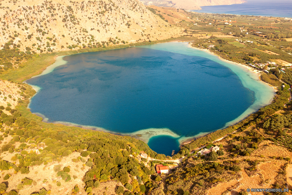 Kournas Lake Krater natürliche depression geologische formation Landschaft Himmel Wasser Berg Bucht Meer Reisen Strand Sand Berge Fels See Wolken Ozean Sommer Küste landschaftlich Tourismus Horizont Küste Urlaub Insel Sonne Hügel Wolke Hochland sonnig Szenerie Ufer Tropischer Welle Körper des Wassers im freien Baum Stein Felsen Park Kap Tal im freien natürliche Umgebung Urlaub Spitze Klippe ruhige seelandschaft Fluss Land Wald Szene Tag Sonnenuntergang Türkis Sonnenlicht Landschaften hoch Panorama Erde Gras Paradies bewölkt Sonnenaufgang Wellen Küstenlinie Sonnenschein Ziel Vulkan nationalen Bäume bunte Lagune Küste Aussicht Surf natürliche Höhe Frühling Klima Grat Ruhe Reflexion Tourist Becken Entwicklung des ländlichen crater natural depression geological formation landscape sky water mountain bay sea travel beach sand mountains rock lake clouds ocean summer coast scenic tourism horizon coastline vacation island sun hill cloud highland sunny scenery shore tropical wave body of water outdoor tree stone rocks park cape valley outdoors natural environment holiday peak cliff tranquil seascape river land forest scene day sunset turquoise sunlight scenics high panorama earth grass paradise cloudy sunrise waves shoreline sunshine destination volcano national trees colorful lagoon coastal vista surf natural elevation spring climate ridge calm reflection tourist basin rural