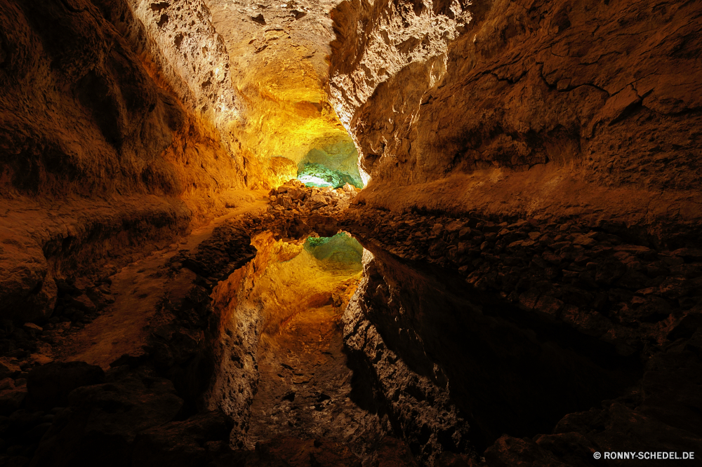 Lanzarote Höhle Schlucht geologische formation Tal Fels Schlucht Wüste Park nationalen Landschaft Klippe Berg Reisen Geologie landschaftlich Tourismus Stein Sandstein Fluss Felsen Aushöhlung Sand Bildung Himmel Berge natürliche depression Orange Südwesten Cliff-Wohnung im freien Urlaub Wohnung im freien Baum natürliche Grand Wasser Westen Wildnis geologische Wahrzeichen Szenerie Wolken Arid Wandern felsigen Extreme Denkmal Erde Gehäuse Tourist Landschaften Abenteuer Formationen Gelände Farbe trocken Felge bunte Mauer Süden Antike Mesa Struktur Wunder entfernten gelb Steine Szene Tag außerhalb Sommer geologische Aussicht Staaten Loch Bereich Vereinigte Hügel Klippen Klettern Kiefer einzigartige Ziel Pflanze Licht Sonne Welt Frühling cave canyon geological formation valley rock ravine desert park national landscape cliff mountain travel geology scenic tourism stone sandstone river rocks erosion sand formation sky mountains natural depression orange southwest cliff dwelling outdoor vacation dwelling outdoors tree natural grand water west wilderness geological landmark scenery clouds arid hiking rocky extreme monument earth housing tourist scenics adventure formations terrain color dry rim colorful wall south ancient mesa structure wonder remote yellow stones scene day outside summer geologic vista states hole area united hill cliffs climb pine unique destination plant light sun world spring