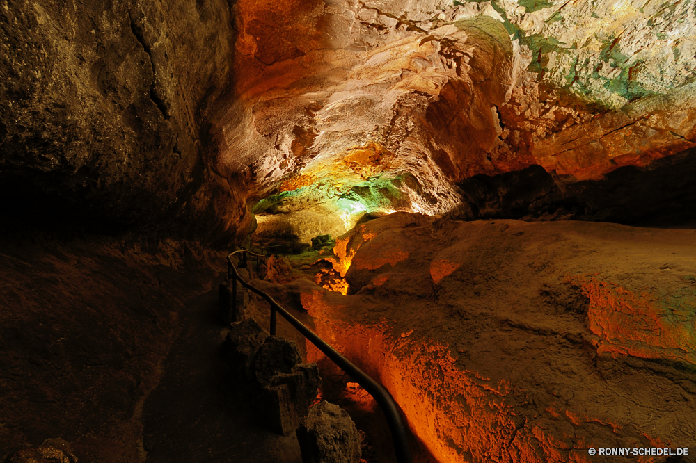 Lanzarote Höhle Schlucht geologische formation Tal Schlucht Fels Berg Landschaft Park landschaftlich Wüste Berge nationalen Reisen Stein Tourismus Klippe Felsen Geologie Sand natürliche depression Fluss im freien Himmel Sandstein Aushöhlung Bildung Urlaub Orange Baum Szenerie Wasser Wandern Wildnis im freien Grand natürliche Wolken Westen Abenteuer Erde Hügel bunte Südwesten Denkmal außerhalb geologische Tourist Wahrzeichen felsigen trocken Felge Arid Farbe Wild Süden Sommer Sonnenuntergang Creek Attraktion Szene Wolke Frühling gelb Horizont Formationen steilen Klettern Escape Extreme Landschaften Sonne Straße Mauer Schluchten Land Mesa Wunder Wanderung Gelände Spitze entfernten Steine Pflanze Sonnenaufgang lila Erholung Meer cave canyon geological formation valley ravine rock mountain landscape park scenic desert mountains national travel stone tourism cliff rocks geology sand natural depression river outdoor sky sandstone erosion formation vacation orange tree scenery water hiking wilderness outdoors grand natural clouds west adventure earth hill colorful southwest monument outside geological tourist landmark rocky dry rim arid color wild south summer sunset creek attraction scene cloud spring yellow horizon formations steep climb escape extreme scenics sun road wall canyons country mesa wonder hike terrain peak remote stones plant sunrise purple recreation sea