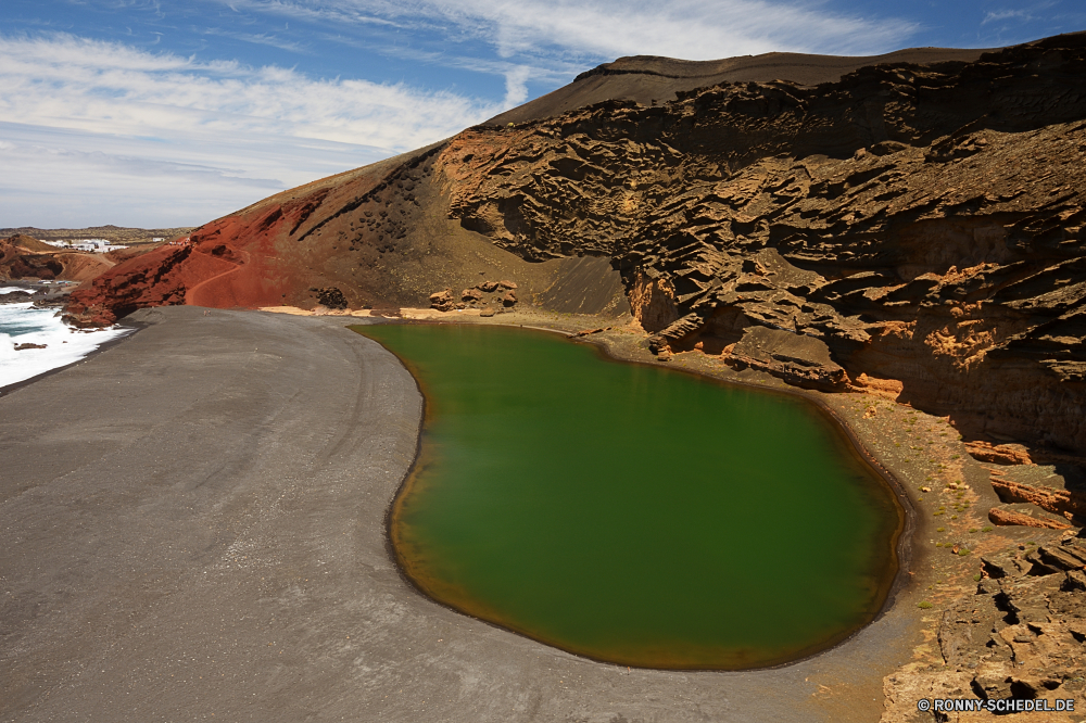 Lanzarote Sand Boden Düne Landschaft Erde Strand Himmel Meer Berg Wasser Wüste Reisen Ozean Küste Horizont landschaftlich Hügel Insel Sommer Berge Tourismus Sonne Urlaub See Bucht Wolken im freien Fels Szenerie im freien Ufer Küste Szene Tropischer Darm-Trakt Wolke Urlaub Stein Baum Welle sandigen Küstenlinie Sonnenlicht seelandschaft Paradies Schnee sonnig Ruhe natürliche ruhige Grat Sonnenuntergang Landschaften Abenteuer Tag trocken am Meer Park Dünen Klippe Landschaften Küste Wildnis niemand Felsen Sonnenaufgang Entspannen Sie sich Ziel Erholung Verwurzelung Türkis Surf Winter Wellen Wärme friedliche Wetter Vulkan sand soil dune landscape earth beach sky sea mountain water desert travel ocean coast horizon scenic hill island summer mountains tourism sun vacation lake bay clouds outdoor rock scenery outdoors shore coastline scene tropical tract cloud holiday stone tree wave sandy shoreline sunlight seascape paradise snow sunny calm natural tranquil ridge sunset scenics adventure day dry seaside park dunes cliff landscapes coastal wilderness nobody rocks sunrise relax destination recreation desolate turquoise surf winter waves heat peaceful weather volcano