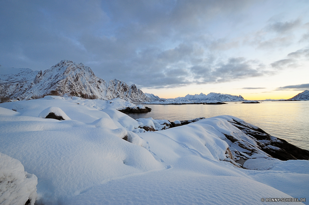 Svolvaer Berg Schnee Gletscher Winter Steigung Eis Landschaft Berge Alp Himmel Spitze kalt Bereich Ski Reisen geologische formation hoch schneebedeckt Alpine Alpen Skipiste natürliche Höhe Aufstieg Urlaub Fels Nach oben landschaftlich sonnig im freien Sonne Wetter Tourismus abgedeckt Extreme Sport Hügel Bergsteigen Wolken Einfrieren majestätisch Urlaub Baum im freien Wald Saison Wandern gefroren Szenerie Linie Resort Skifahren Klettern Spitzen Gipfeltreffen Bäume Wildnis Umgebung Wolke Frost Panorama Snowboard Höhe Wandern Mount eisig felsigen Ziel Tag Wanderweg Szene Holz Park Snowboarden Wanderung übergeben saisonale natürliche Klippe Track ruhig Kristall Freizeit ruhige klar Wild frostig Klettern Sonnenschein Licht Kühl Frühling mountain snow glacier winter slope ice landscape mountains alp sky peak cold range ski travel geological formation high snowy alpine alps ski slope natural elevation ascent vacation rock top scenic sunny outdoors sun weather tourism covered extreme sport hill mountaineering clouds freeze majestic holiday tree outdoor forest season hiking frozen scenery line resort skiing climbing peaks summit trees wilderness environment cloud frost panorama snowboard altitude trekking mount icy rocky destination day trail scene wood park snowboarding hike pass seasonal natural cliff track quiet crystal leisure tranquil clear wild frosty climb sunshine light cool spring