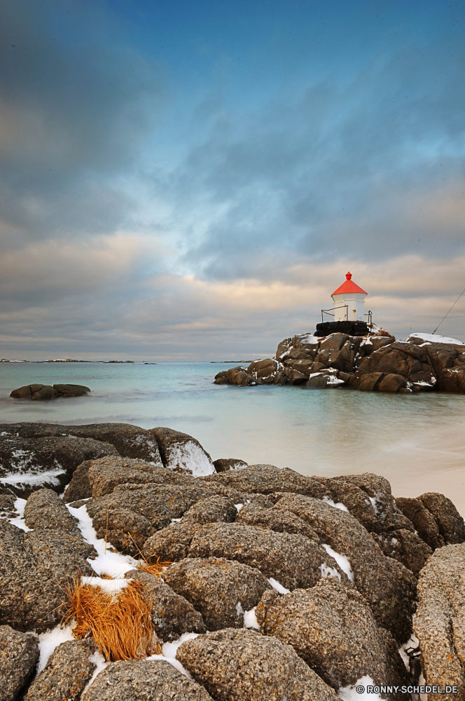 Eggum Leuchtfeuer Turm Struktur Meer Ozean Strand Küste Wellenbrecher Wasser Barrier Küste Landschaft Ufer Fels Himmel Insel Stein Obstruktion seelandschaft Felsen Reisen Urlaub Sommer Bucht Wellen Sand Welle Horizont Tourismus Sonne am Meer Küste Urlaub Wolken Resort landschaftlich Szene im freien Entspannen Sie sich sonnig im freien Tag ruhige Surf Klippe Sonnenuntergang Tropischer Szenerie Steine Sturm Berg Küstenlinie Licht friedliche Gezeiten felsigen Pazifik Türkis Paradies Ruhe Leuchtturm Stadt Wind Boot See Sonnenlicht Angeln klar Wolke Sonnenaufgang Architektur Hügel Wahrzeichen Klippen Maritime Gebäude Hafen Entspannung Haus Kap Anlegestelle Tourist Wetter Schiff Meeresküste Lagune Farbe Ruhe Nautik Hafen Marine Süden Ziel natürliche Frieden Erholung beacon tower structure sea ocean beach coast breakwater water barrier coastline landscape shore rock sky island stone obstruction seascape rocks travel vacation summer bay waves sand wave horizon tourism sun seaside coastal holiday clouds resort scenic scene outdoor relax sunny outdoors day tranquil surf cliff sunset tropical scenery stones storm mountain shoreline light peaceful tide rocky pacific turquoise paradise calm lighthouse city wind boat lake sunlight fishing clear cloud sunrise architecture hill landmark cliffs maritime building harbor relaxation house cape pier tourist weather ship seashore lagoon color tranquility nautical port marine south destination natural peace recreation