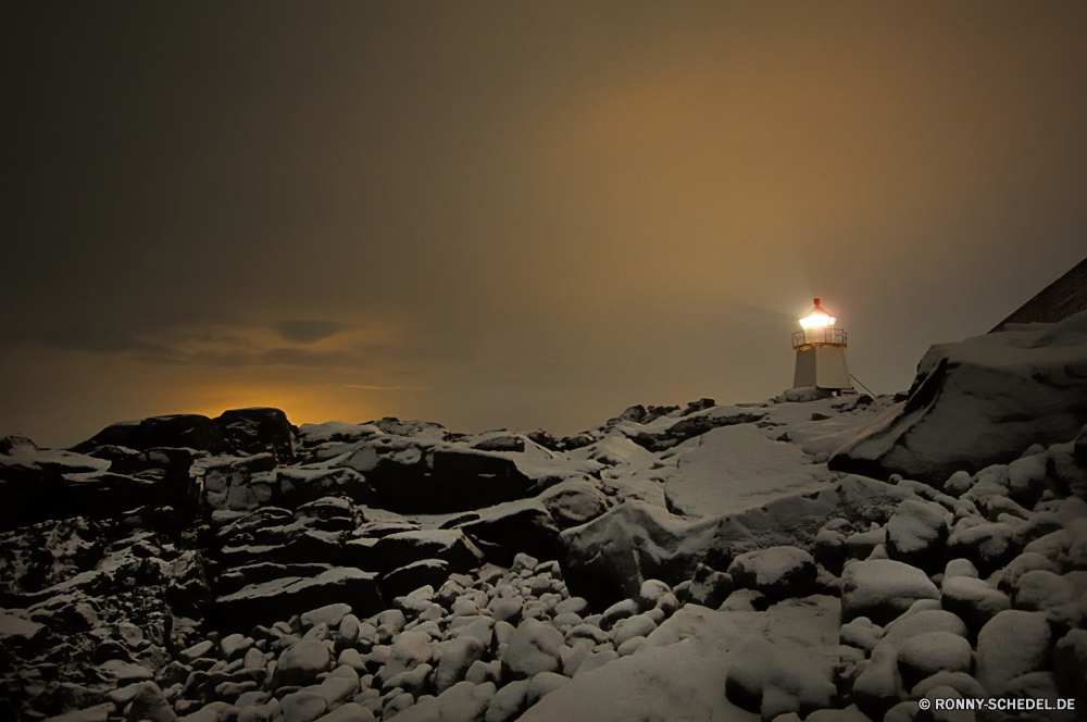 Laukvik Leuchtfeuer Sonne Turm Struktur Sterne Landschaft Himmelskörper Himmel Sonnenuntergang Reisen Fels Berg Küste Wolken Ozean Meer Strand Wasser Tourismus Felsen Urlaub Sand im freien Wetter Szenerie Insel Umgebung Ufer Berge Sommer Stein Wüste Licht Sonnenaufgang Szene landschaftlich Gebäude Schnee Leuchtturm Saison Wellen Horizont felsigen Nacht Dämmerung 'Nabend Wolke Haus Baum Urlaub natürliche hoch Küste Hügel Architektur friedliche Spitze klar Orange im freien Küste Gelände bewölkt trocken Ruhe Tourist Wahrzeichen Tal Tag Wild Farbe sonnig Surf Wildnis Klima Steine Bucht dunkel Stadt Ziel Park Nach oben Eis ruhige Sonnenlicht beacon sun tower structure star landscape celestial body sky sunset travel rock mountain coast clouds ocean sea beach water tourism rocks vacation sand outdoor weather scenery island environment shore mountains summer stone desert light sunrise scene scenic building snow lighthouse season waves horizon rocky night dusk evening cloud house tree holiday natural high coastline hill architecture peaceful peak clear orange outdoors coastal terrain cloudy dry calm tourist landmark valley day wild color sunny surf wilderness climate stones bay dark city destination park top ice tranquil sunlight