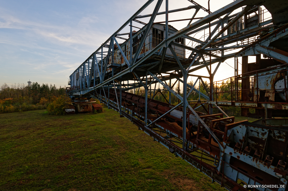  Brücke Struktur Bogenbrücke aus Stahl Anlegestelle Hängebrücke Stahl Unterstützung Gebäude Bau Himmel Industrie Industrielle Architektur Gerät Transport Fluss Verkehr Stadt Urban Wasser Turm Kran Gewächshaus Ingenieurwesen Strahl Eisen Straße Schiff Geschäft Hafen Wahrzeichen hoch Metall Fracht Frame Skyline Website Park Container Autobahn Meer Handel Dämmerung Verkehr Reisen Krane macht Kabel Handel Bucht Sonnenuntergang Dock Hafen internationalen Energie Kontur Export Landschaft Track Ozean Laden Logistik Tor Beton schwere Build Strom moderne Holz Terminal Ausrüstung Neu Eisenbahn Darm-Trakt Fracht Schiff Zug Projekt alt Attraktion im freien Stadtansicht groß 'Nabend berühmte Boot Nacht Schritt Versand bridge structure steel arch bridge pier suspension bridge steel support building construction sky industry industrial architecture device transportation river transport city urban water tower crane greenhouse engineering beam iron road ship business port landmark high metal cargo frame skyline site park container highway sea trade dusk traffic travel cranes power cable commerce bay sunset dock harbor international energy silhouette export landscape track ocean loading logistics gate concrete heavy build electricity modern wood terminal equipment new railroad tract freight vessel train project old attraction outdoor cityscape tall evening famous boat night step shipping