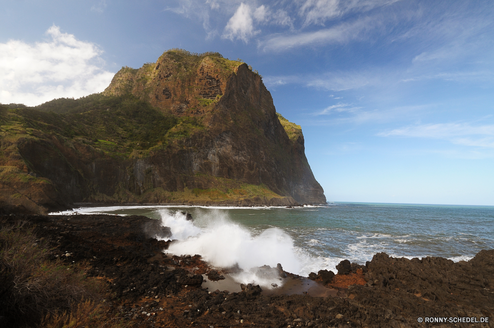 Fortim do Pico Klippe geologische formation Ozean Meer Strand Küste Vorgebirge Wasser Landschaft Fels natürliche Höhe Ufer Küste Reisen Insel Urlaub Himmel Kap Felsen Küstenlinie landschaftlich seelandschaft Tourismus Welle Sommer Berg Wellen Sand felsigen Bucht Urlaub Szenerie Küste Sonne Wolke sonnig Horizont Tropischer Hügel Ziel Szene im freien Stein Paradies am Meer Pazifik Tourist im freien Baum Klippen Entspannen Sie sich Wolken Surf friedliche Wetter Süden Tag Körper des Wassers Resort Urlaub Berge Ruhe Sonnenuntergang Sonnenlicht Inseln natürliche Türkis Turm Reise Park Umgebung entspannende ruhige Erholung klar Gezeiten hoch Steine idyllische Entspannung Urlaub Sonnenaufgang Stadt Reflexion Wahrzeichen cliff geological formation ocean sea beach coast promontory water landscape rock natural elevation shore coastline travel island vacation sky cape rocks shoreline scenic seascape tourism wave summer mountain waves sand rocky bay holiday scenery coastal sun cloud sunny horizon tropical hill destination scene outdoor stone paradise seaside pacific tourist outdoors tree cliffs relax clouds surf peaceful weather south day body of water resort holidays mountains calm sunset sunlight islands natural turquoise tower trip park environment relaxing tranquil recreation clear tide high stones idyllic relaxation vacations sunrise city reflection landmark