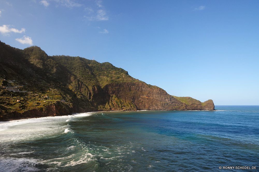 Praia do Faial Vorgebirge natürliche Höhe geologische formation Strand Meer Ozean Küste Wasser Landschaft Reisen Küste Fels Klippe Insel Himmel Berg Bucht Ufer Urlaub Sand Sommer Tourismus landschaftlich Welle Küstenlinie Kap Wolke felsigen am Meer Urlaub Tropischer Baum Felsen Hügel Wellen Surf im freien seelandschaft sonnig ruhige Paradies Stein Tag im freien Szenerie Sonne Szene Pazifik Tourist Wolken Berge Küste Urlaub Ziel Entspannen Sie sich idyllische Park Resort Türkis See klar Fluss Lagune Sonnenlicht Wald Boot Horizont Klippen Gezeiten Schwimmen Reise Reise natürliche Palm Entspannung Erholung Bäume Nautik Landschaften exotische Körper des Wassers Inseln Spitze Reiseziele Steine bewölkt Stadt friedliche Wetter promontory natural elevation geological formation beach sea ocean coast water landscape travel coastline rock cliff island sky mountain bay shore vacation sand summer tourism scenic wave shoreline cape cloud rocky seaside holiday tropical tree rocks hill waves surf outdoor seascape sunny tranquil paradise stone day outdoors scenery sun scene pacific tourist clouds mountains coastal vacations destination relax idyllic park resort turquoise lake clear river lagoon sunlight forest boat horizon cliffs tide swim trip journey natural palm relaxation recreation trees nautical scenics exotic body of water islands peak destinations stones cloudy city peaceful weather