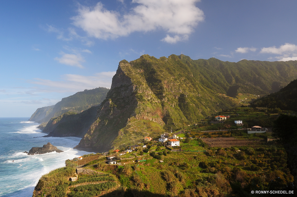 Nordküste Madeira Berg Hochland Landschaft Berge geologische formation Bereich Wildnis Himmel Wasser Fluss Reisen natürliche Höhe Fels Alp Park Tal Szenerie Wald Schnee nationalen hoch Bäume im freien Spitze Wolken See landschaftlich im freien Baum Klippe Sommer Hügel Gras Wolke Panorama Meer Urlaub Vorgebirge Felsen Tourismus Umgebung felsigen Stein Gletscher Steigung natürliche Aufstieg Schlucht Landschaften Szene Küste friedliche Ozean ruhige Horizont Alpen Hügel Tourist Insel Wandern Wild Norden Tag Eis Ruhe Wetter Herbst sonnig Urlaub Stream Bucht Linie Wahrzeichen Farbe Dorf Panorama Erhaltung gelassene Küste Süden Ziel Landschaft Sonne Land mountain highland landscape mountains geological formation range wilderness sky water river travel natural elevation rock alp park valley scenery forest snow national high trees outdoors peak clouds lake scenic outdoor tree cliff summer hill grass cloud panorama sea vacation promontory rocks tourism environment rocky stone glacier slope natural ascent canyon scenics scene coast peaceful ocean tranquil horizon alps hills tourist island hiking wild north day ice calm weather autumn sunny holiday stream bay line landmark color village panoramic conservation serene coastline south destination countryside sun land