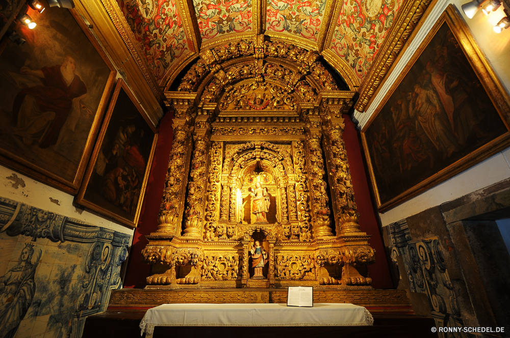 Funchal Altar Struktur Architektur Religion Kirche Kathedrale Gebäude religiöse alt Katholische Reisen Geschichte Gott Tempel glauben Kunst historischen Innenraum Antike Gold Gottesdienst heilig Kultur Fenster Skulptur Kapelle Wahrzeichen historische Denkmal Bogen Stadt Tourismus Dekoration traditionelle beten Palast Kreuz Spalte Spiritualität Tür Innenseite Golden St. Decke Gebet Stein architektonische Statue Detail Katholizismus heilig mittelalterliche Bögen Weltanschauung Eingang Licht Orientalische Osten berühmte Stil Glas Kuppel spirituelle Antik aussenansicht Tourist Turm Tor befleckt Mauer Tradition Jahrgang Indoor Basilika beten Verzierung St Ziel Haus verzieren Gestaltung Malerei altar structure architecture religion church cathedral building religious old catholic travel history god temple faith art historic interior ancient gold worship holy culture window sculpture chapel landmark historical monument arch city tourism decoration traditional pray palace cross column spirituality door inside golden saint ceiling prayer stone architectural statue detail catholicism sacred medieval arches belief entrance light oriental east famous style glass dome spiritual antique exterior tourist tower gate stained wall tradition vintage indoor basilica praying ornament st destination house ornate design painting