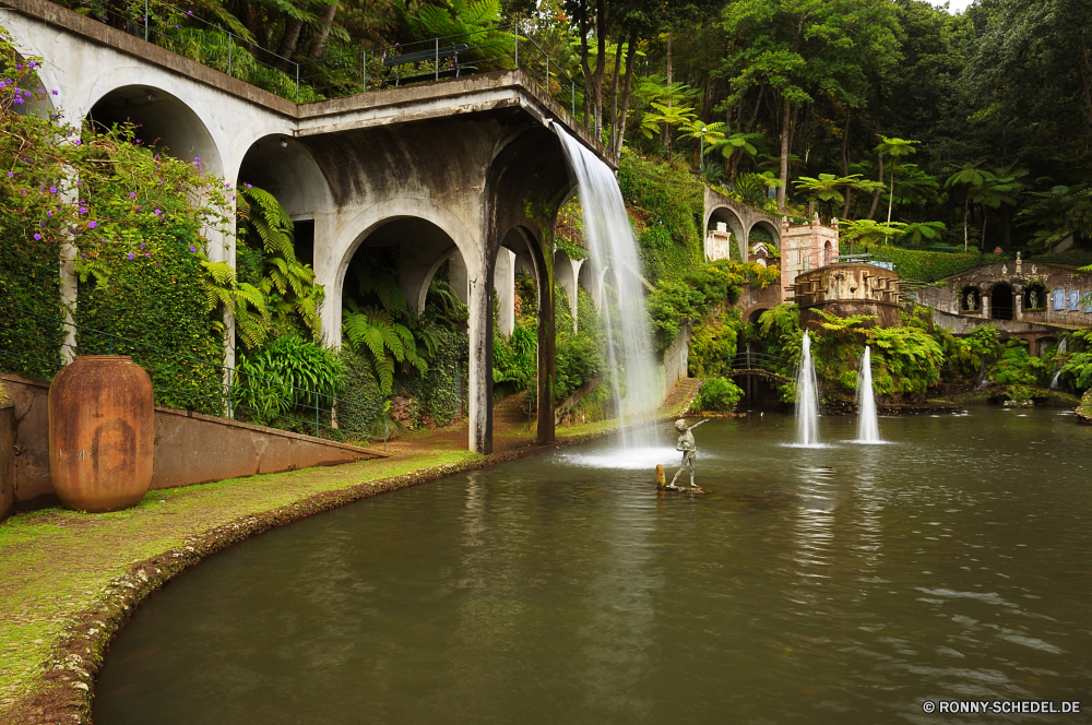 Monte Palace Garden Brücke Viadukt Struktur Fluss Architektur Wasser Gebäude Reisen Stadt Stein Bogen alt Geschichte Tourismus Brunnen Landschaft Wahrzeichen Bootshaus Antike Himmel historischen Kanal Baum Reflexion Schuppen Urban See Palast historische Denkmal Turm Boot im freien Stadt Sommer Brücken Bögen im freien Park Stadtansicht Szene Bau außerhalb Körper des Wassers Nebengebäude Haus Urlaub landschaftlich England Anlegestelle berühmte aussenansicht Szenerie Berg Hauptstadt Tourist Transport Flüsse Urlaub Schloss Verkehr Verkehr Straße Bäume Nacht Gras Außenbereich Roman Teich Tal Garten Stream Backstein Villa Licht Kanal bridge viaduct structure river architecture water building travel city stone arch old history tourism fountain landscape landmark boathouse ancient sky historic channel tree reflection shed urban lake palace historical monument tower boat outdoor town summer bridges arches outdoors park cityscape scene construction outside body of water outbuilding house vacation scenic england pier famous exterior scenery mountain capital tourist transportation rivers holiday castle traffic transport road trees night grass exteriors roman pond valley garden stream brick villa light canal