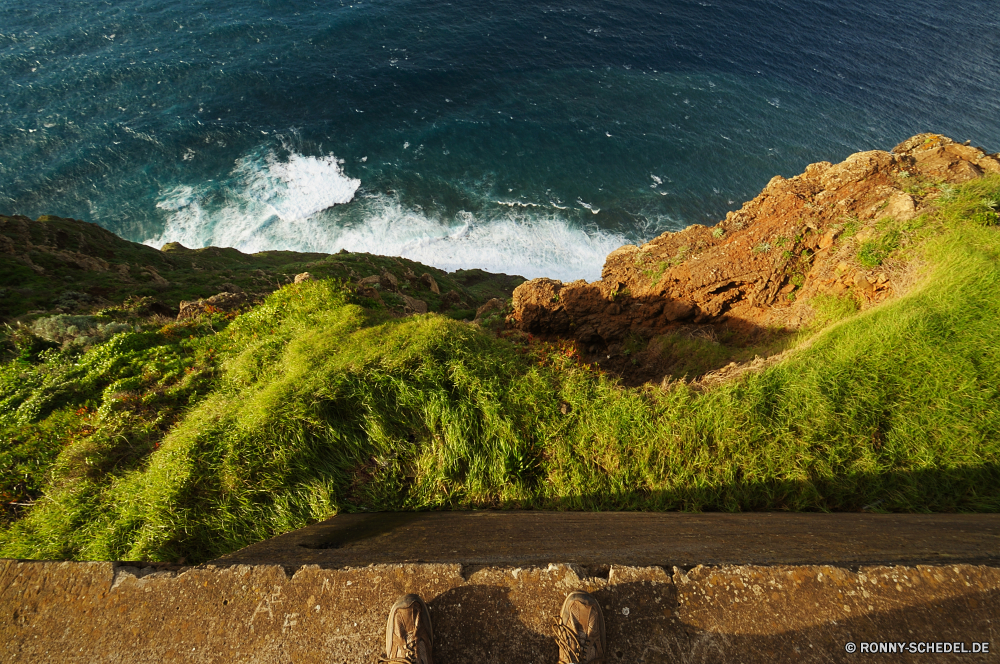 Ponta do Pargo Küste Ozean Meer Klippe Wasser Landschaft Strand geologische formation Küste Fels Ufer Vorgebirge Kap Reisen natürliche Höhe Insel Himmel Felsen Bucht Sommer Wellen Sand Urlaub Berg Welle landschaftlich Sonne Tourismus seelandschaft Stein Urlaub Szenerie Küste felsigen Hügel im freien Baum Wolke Paradies im freien Surf Wetter Tropischer Panorama Berge Wolken sonnig Pazifik Körper des Wassers Küstenlinie Klippen Tag ruhige Park Tourist Horizont Wald Türkis Turm Ziel Entspannen Sie sich am Meer friedliche See Gras Steine Licht Ruhe Wahrzeichen Sonnenuntergang Farbe Szene Sturm Fluss Süden Entspannung Stadt Land natürliche Struktur Leuchtfeuer Insel Wildnis coast ocean sea cliff water landscape beach geological formation coastline rock shore promontory cape travel natural elevation island sky rocks bay summer waves sand vacation mountain wave scenic sun tourism seascape stone holiday scenery coastal rocky hill outdoor tree cloud paradise outdoors surf weather tropical panorama mountains clouds sunny pacific body of water shoreline cliffs day tranquil park tourist horizon forest turquoise tower destination relax seaside peaceful lake grass stones light calm landmark sunset color scene storm river south relaxation city land natural structure beacon isle wilderness