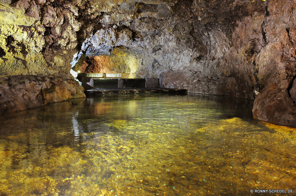 Grutas e Centro do Vulcanismo de Sao Vicente Bootshaus Schuppen Nebengebäude Gebäude Fluss Wasser Landschaft See Wald Struktur Berg Bäume Baum Park Stream Herbst Fels Reisen Stein landschaftlich fallen Wasserfall im freien Tourismus Reflexion im freien Teich Sommer Himmel Kanal Berge Szenerie Ruhe ruhige Entwicklung des ländlichen friedliche natürliche Gras Körper des Wassers Moos Creek Umgebung Urlaub Wolken Frühling Saison Hölzer Wild gelassene Holz Wandern Farbe ruhig Land klar Szene Garten Landschaft Reinigen Blätter Norden Brücke Blatt bunte Insel entspannende nationalen Erholung Wildnis felsigen Postkarte sonnig idyllische Belaubung Frieden Küste gelb Kaskade Architektur Wolke Orange Entspannung glatte Sonne Ufer Sonnenlicht Tag Farben boathouse shed outbuilding building river water landscape lake forest structure mountain trees tree park stream autumn rock travel stone scenic fall waterfall outdoor tourism reflection outdoors pond summer sky channel mountains scenery calm tranquil rural peaceful natural grass body of water moss creek environment vacation clouds spring season woods wild serene wood hiking color quiet country clear scene garden countryside clean leaves north bridge leaf colorful island relaxing national recreation wilderness rocky postcard sunny idyllic foliage peace coast yellow cascade architecture cloud orange relaxation smooth sun shore sunlight day colors