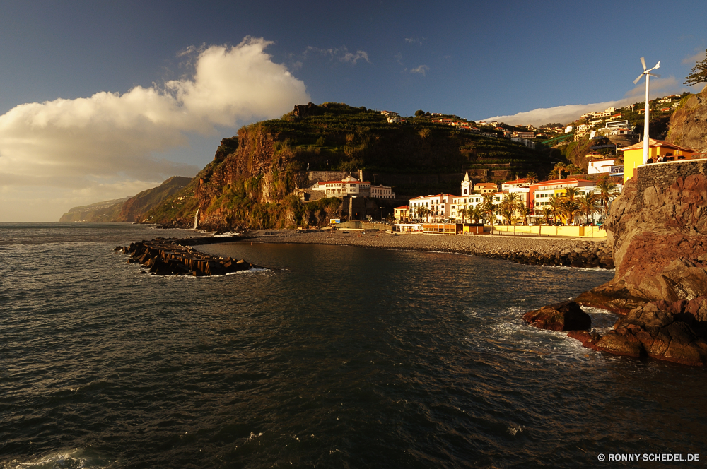 Ponta do Sol Vorgebirge natürliche Höhe Meer geologische formation Wasser Landschaft Küste Strand Berg Ozean Reisen Fels Ufer Bucht Himmel Küste Klippe Urlaub Tourismus Küstenlinie Felsen Sommer Fluss Insel am Meer Wolken Hügel Sand Urlaub Architektur Schloss Tourist Gebäude Baum landschaftlich Sonne Kap Hafen Szenerie Boot Bäume Stadt Berge Szene Wolke im freien Stein Wahrzeichen im freien seelandschaft Wellen Stadt See Tropischer Haus Küste felsigen Tag am See Wald Klippen ruhige Dorf Körper des Wassers Kanal Ziel Farbe Resort idyllische Urlaub sonnig Entspannen Sie sich Ruhe Struktur alt Panorama Welle Palm Befestigung berühmte Park Horizont Schiff Nautik hoch Reiseziele Türkis Landschaften Steine Reise Festung nationalen Wetter Reflexion Sonnenuntergang Inseln Antike Kreuzfahrt Häuser Tour Gebäude gelassene Entspannung Paradies horizontale traditionelle natürliche Licht friedliche Tal Sonnenlicht Herbst klar promontory natural elevation sea geological formation water landscape coast beach mountain ocean travel rock shore bay sky coastline cliff vacation tourism shoreline rocks summer river island seaside clouds hill sand holiday architecture castle tourist building tree scenic sun cape harbor scenery boat trees city mountains scene cloud outdoor stone landmark outdoors seascape waves town lake tropical house coastal rocky day lakeside forest cliffs tranquil village body of water channel destination color resort idyllic vacations sunny relax calm structure old panorama wave palm fortification famous park horizon ship nautical high destinations turquoise scenics stones journey fortress national weather reflection sunset islands ancient cruise houses tour buildings serene relaxation paradise horizontal traditional natural light peaceful valley sunlight autumn clear