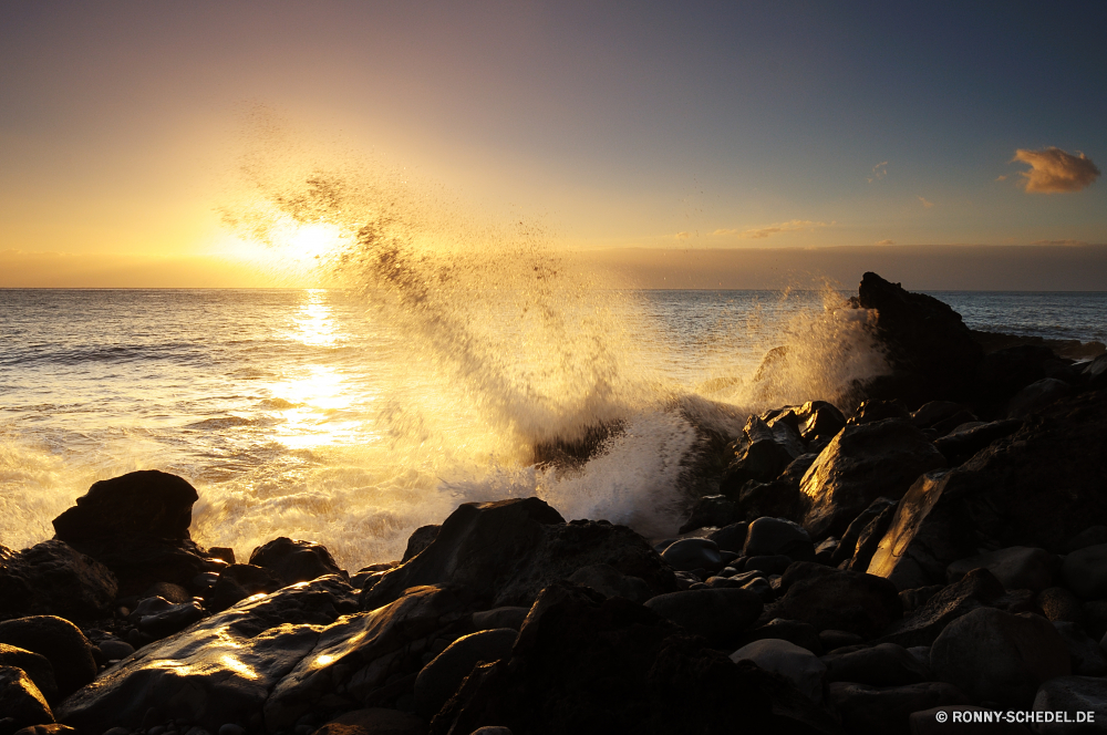 Ponta do Sol Ozean Strand Sonnenuntergang Sonne Meer Küste Körper des Wassers Landschaft Wasser Reisen Himmel Küste Sonnenaufgang Sand Wolken Ufer Küstenlinie Tropischer Wellen Sommer landschaftlich Dämmerung Urlaub Welle Fels Wellenbrecher Szene Horizont Insel Sterne Bucht Felsen Wolke Szenerie Reflexion 'Nabend Morgenröte Berge Urlaub im freien Orange Barrier Tourismus Himmelskörper Kontur friedliche Wetter Farbe im freien Surf Sturm seelandschaft Berg Küste Obstruktion Sonnenschein bunte See Ruhe Beleuchtung dunkel sonnig Landschaften Saison Sonnenlicht Baum Licht Paradies Entspannen Sie sich Entspannung ruhige natürliche Umgebung Apparat Golden am Morgen Park Gold Inseln felsigen Abenteuer Klima idyllische Kap Frühling Stein Tourist am Meer romantische Nacht Gezeiten Dämmerung Klippe Resort Struktur gelb hell Wild Meeresküste Türkis Landschaften Urlaub Süden Fluss Erholung ocean beach sunset sun sea coast body of water landscape water travel sky coastline sunrise sand clouds shore shoreline tropical waves summer scenic dusk vacation wave rock breakwater scene horizon island star bay rocks cloud scenery reflection evening dawn mountains holiday outdoors orange barrier tourism celestial body silhouette peaceful weather color outdoor surf storm seascape mountain coastal obstruction sunshine colorful lake calm lighting dark sunny landscapes season sunlight tree light paradise relax relaxation tranquil natural environment apparatus golden morning park gold islands rocky adventure climate idyllic cape spring stone tourist seaside romantic night tide twilight cliff resort structure yellow bright wild seashore turquoise scenics vacations south river recreation