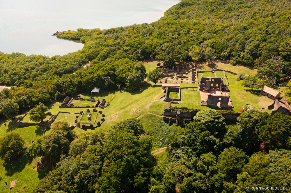 Martinique Raps Ölsaaten Samen Baum Landschaft Obst Wald Himmel Gras woody plant Hügel Berg Bäume Entwicklung des ländlichen vascular plant Pflanze Szenerie Reisen Berge Landschaft Land landschaftlich Park Fluss im freien Sommer Feld im freien Wolke Wiese Tal Szene Wolken Hügel Tourismus Stechginster Frühling natürliche Wasser Architektur Stein Hochland Landschaften Umgebung Strauch See Gebäude ruhige Blatt Garten Land Bauernhof Dorf Herbst Hölzer Tag friedliche Straße Ackerland Felder Landwirtschaft Panorama idyllische außerhalb Belaubung fallen Geschichte Häuser Fels Rasen Haus Holz historischen Wetter Wahrzeichen Horizont Licht gelb bunte Saison Farbe Wildnis üppige Teich Reiseziele England Stadt Nach oben Reflexion Tourist Sonne Sonnenlicht rapeseed oilseed seed tree landscape fruit forest sky grass woody plant hill mountain trees rural vascular plant plant scenery travel mountains countryside country scenic park river outdoors summer field outdoor cloud meadow valley scene clouds hills tourism gorse spring natural water architecture stone highland scenics environment shrub lake building tranquil leaf garden land farm village autumn woods day peaceful road farmland fields agriculture panorama idyllic outside foliage fall history houses rock lawn house wood historic weather landmark horizon light yellow colorful season color wilderness lush pond destinations england city top reflection tourist sun sunlight